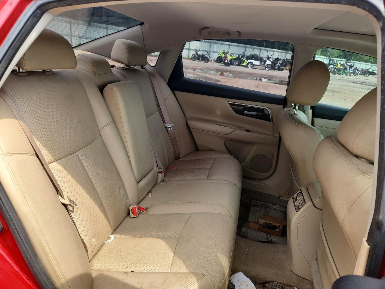 2014 Nissan Altima 2.5 Red vin: 1N4AL3AP0EC111717