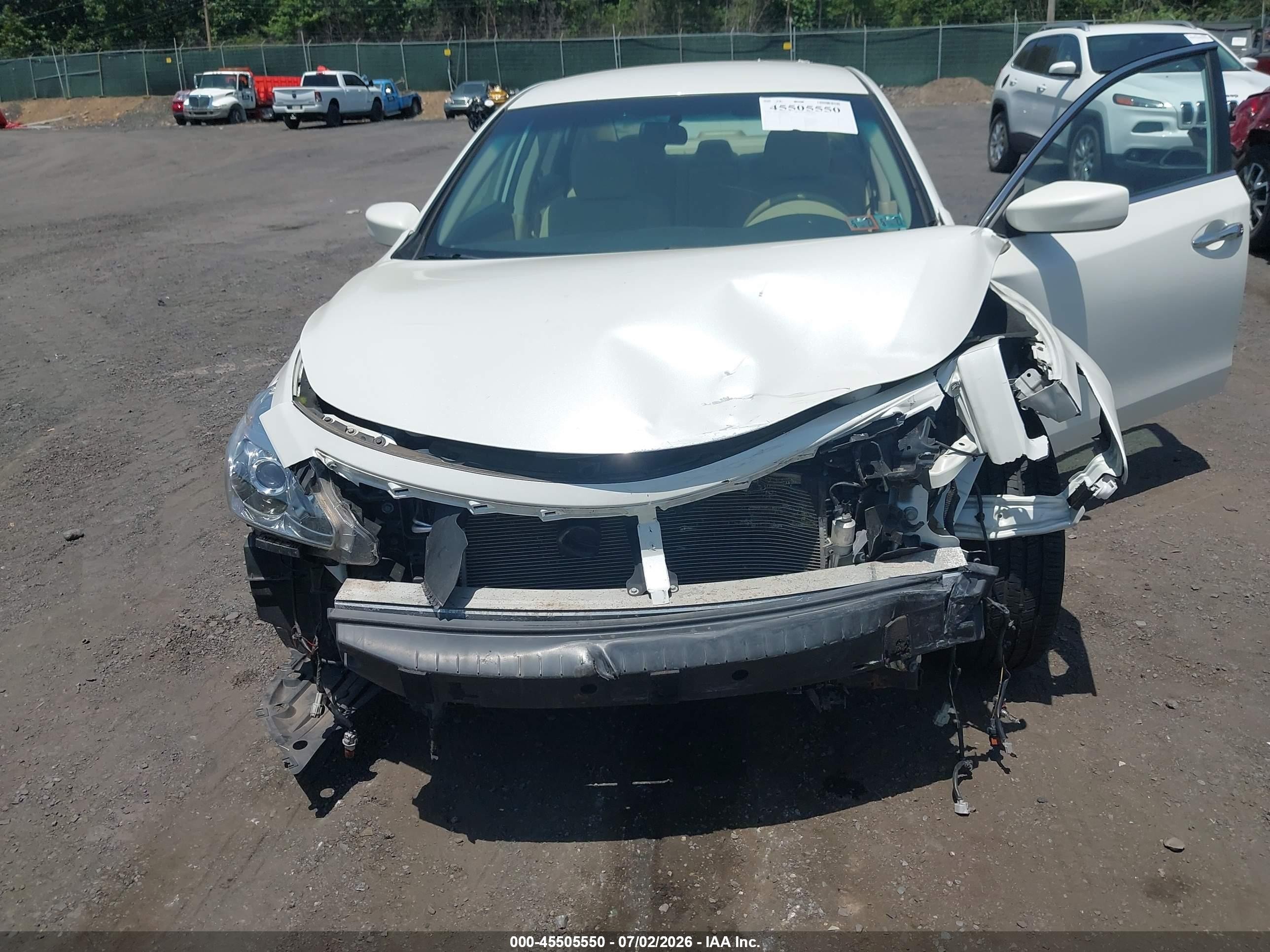 2014 Nissan Altima 2.5 Sv White vin: 1N4AL3AP0EC115282