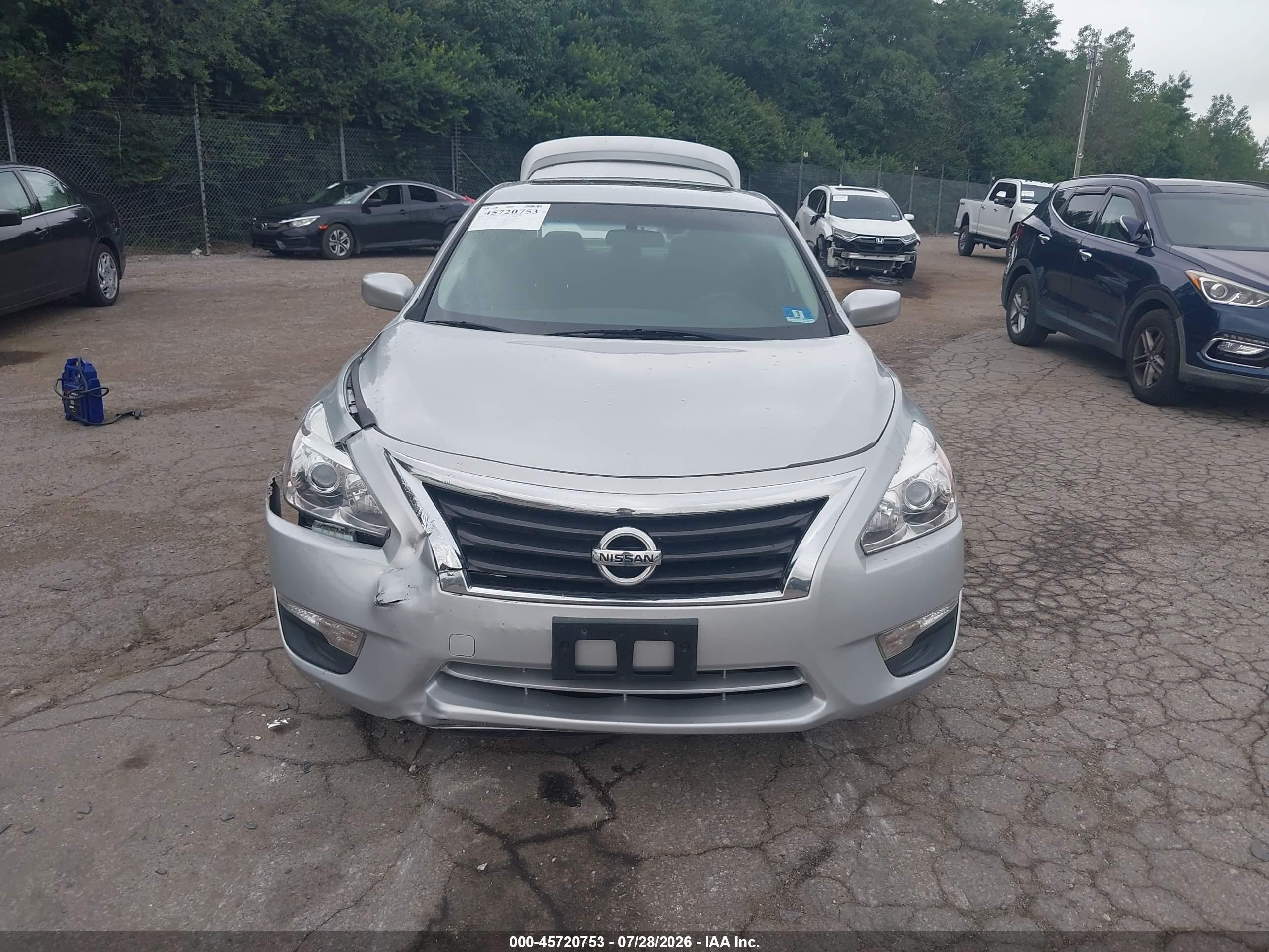 2014 Nissan Altima 2.5 S Silver vin: 1N4AL3AP0EC139839