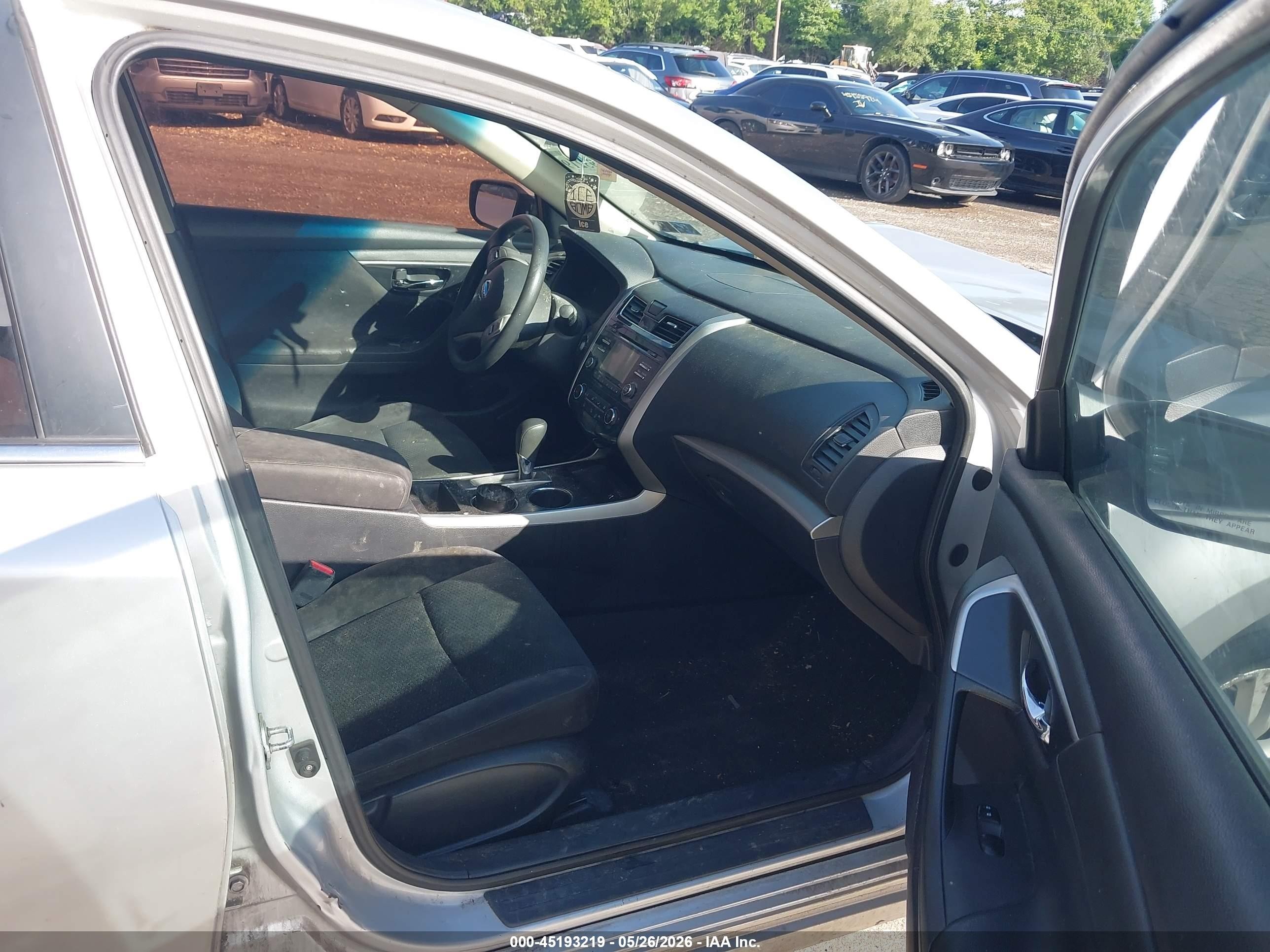 2014 Nissan Altima 2.5 S Silver vin: 1N4AL3AP0EC139873