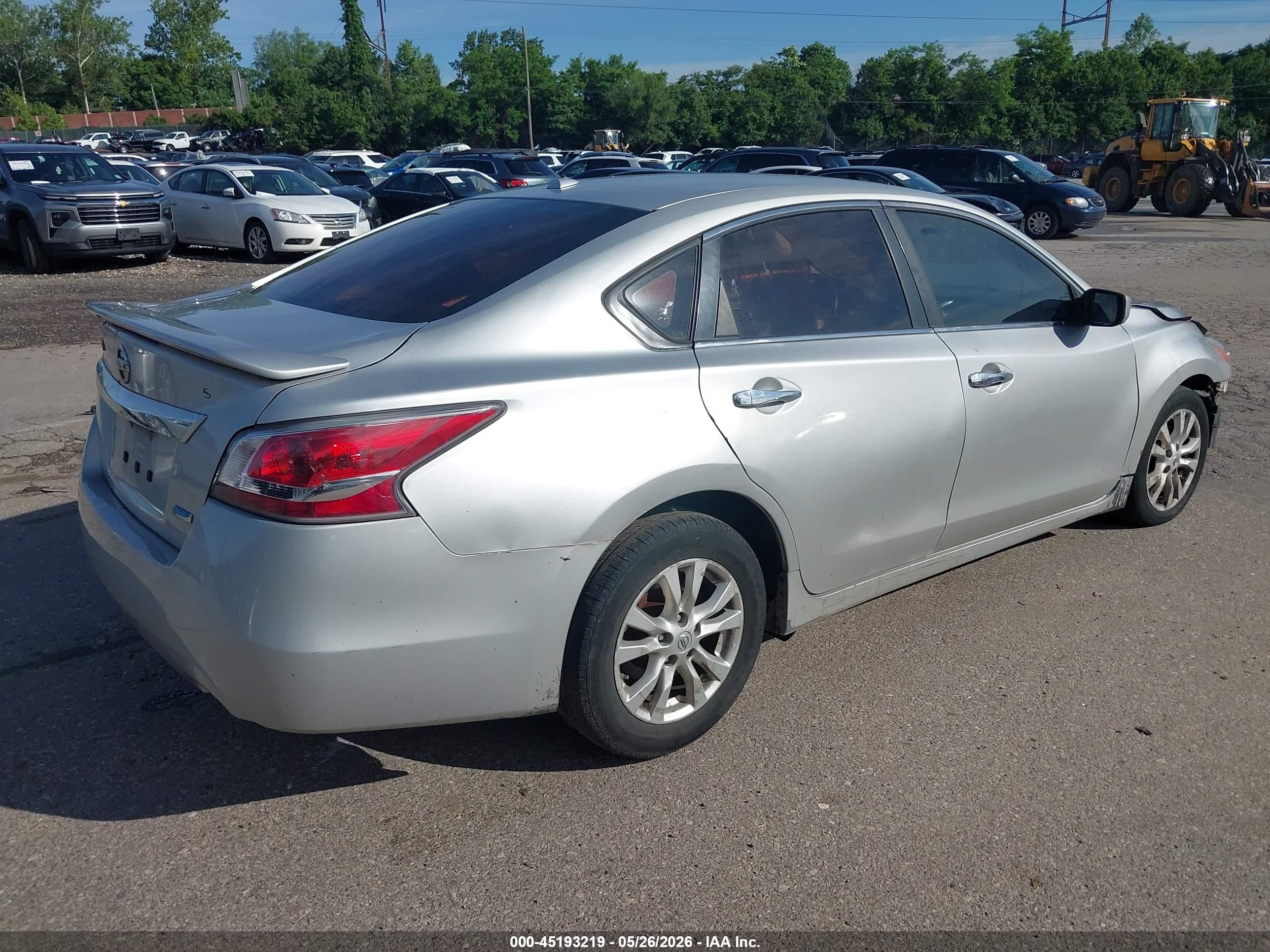2014 Nissan Altima 2.5 S Silver vin: 1N4AL3AP0EC139873