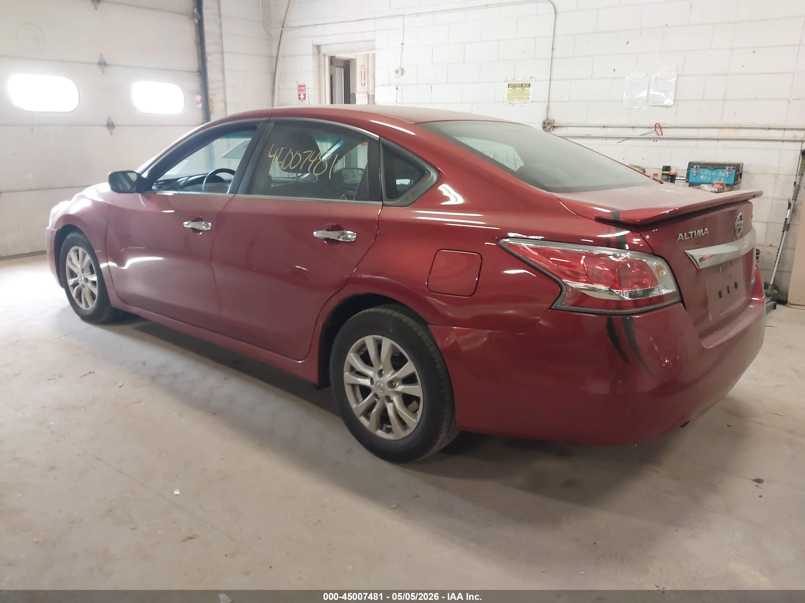 2014 Nissan Altima 2.5 S Red vin: 1N4AL3AP0EC140599
