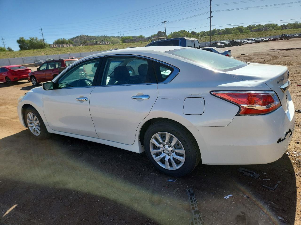 2014 Nissan Altima 2.5 S White vin: 1N4AL3AP0EC148136