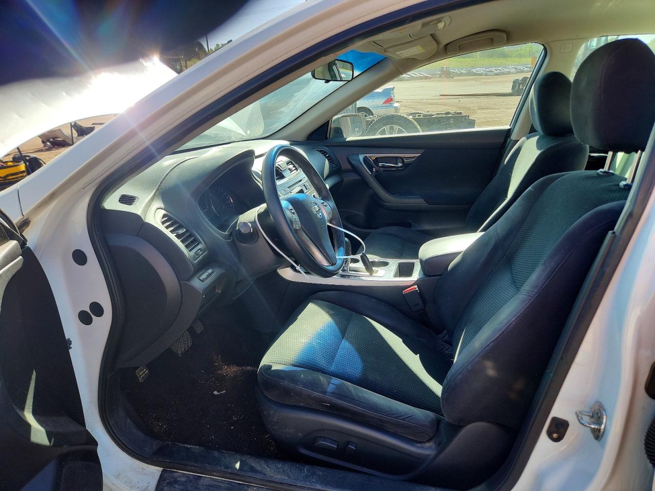 2014 Nissan Altima 2.5 S White vin: 1N4AL3AP0EC148136