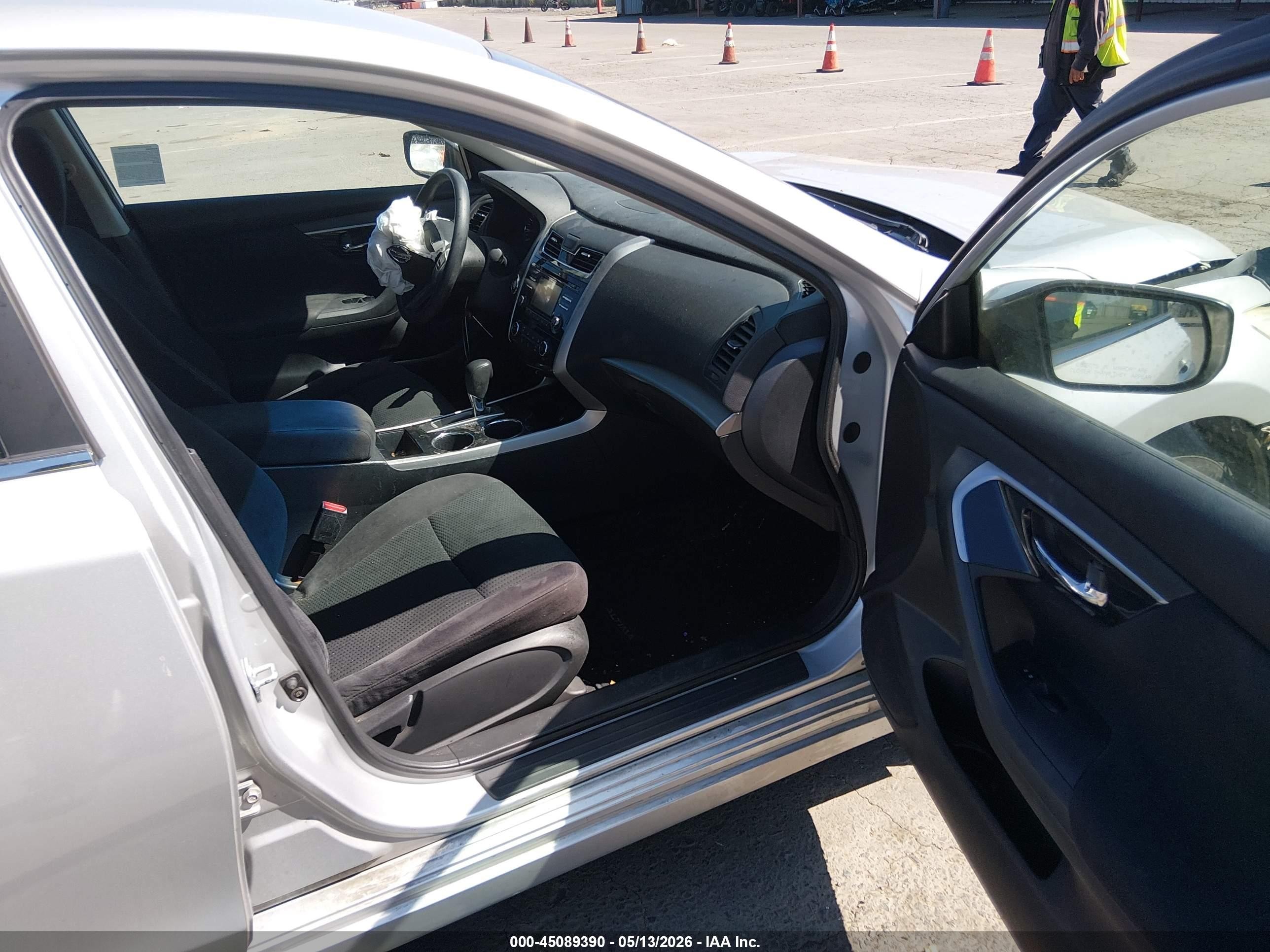 2014 Nissan Altima 2.5 S Silver vin: 1N4AL3AP0EC163610