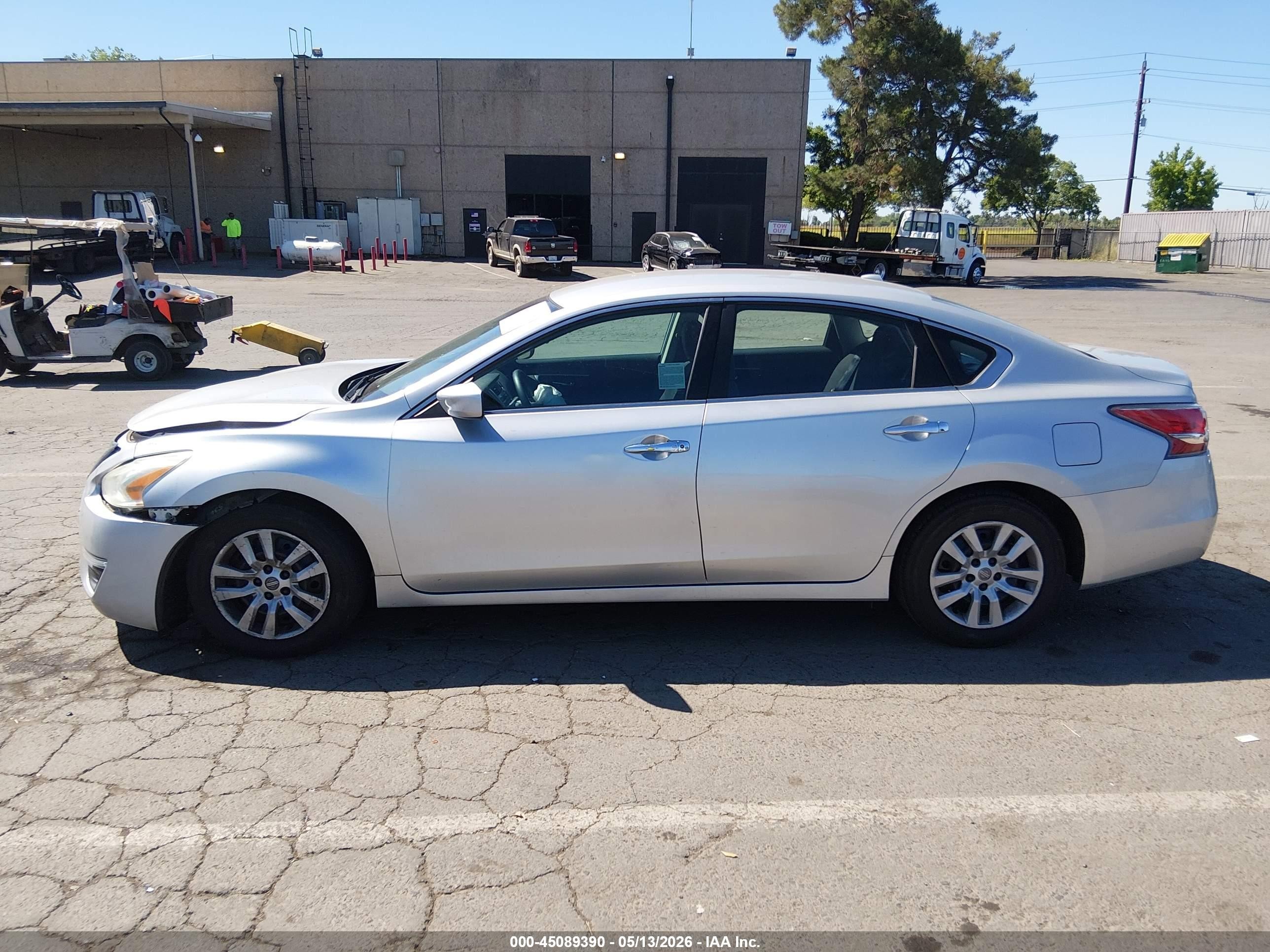 2014 Nissan Altima 2.5 S Silver vin: 1N4AL3AP0EC163610