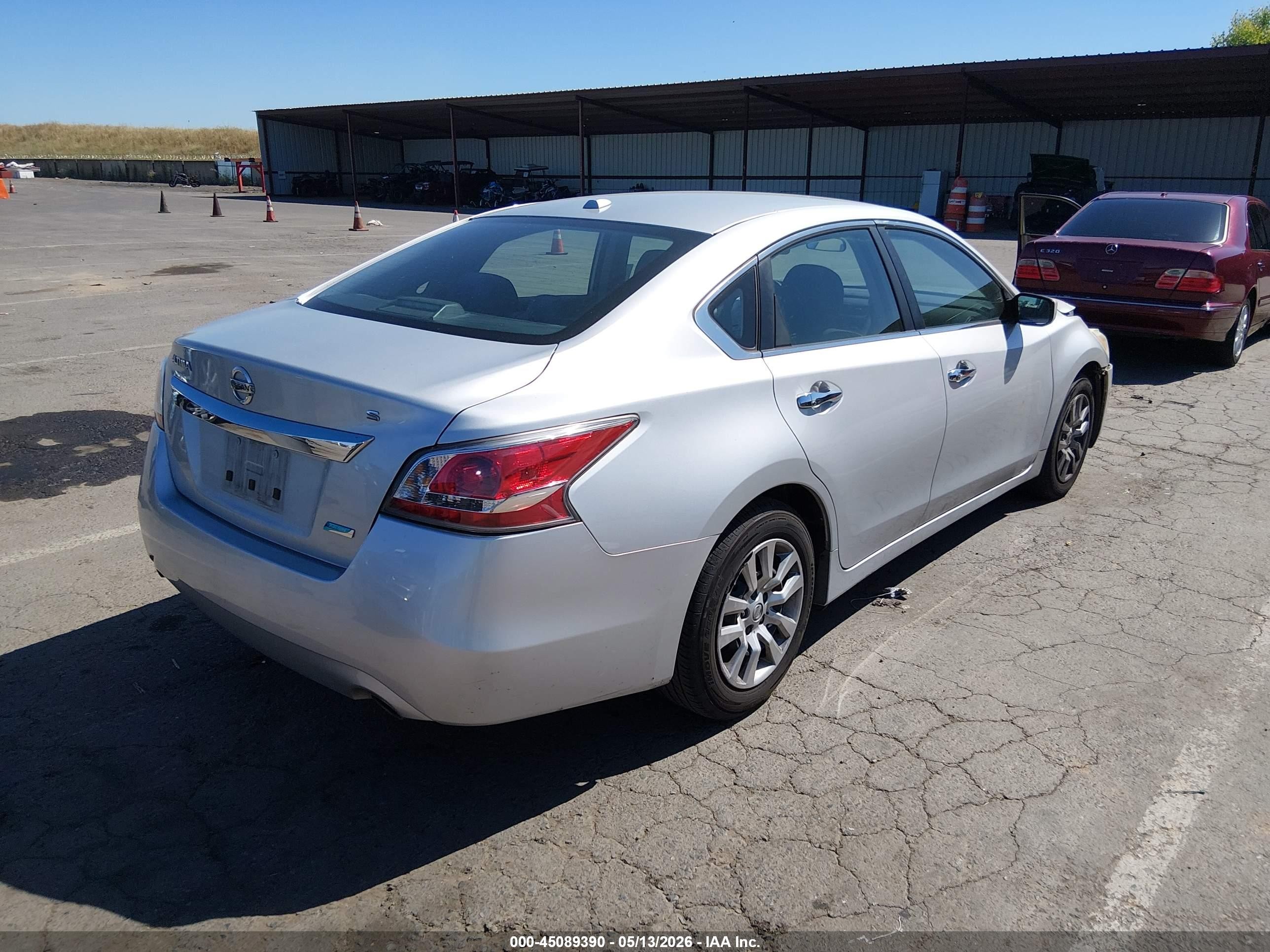 2014 Nissan Altima 2.5 S Silver vin: 1N4AL3AP0EC163610