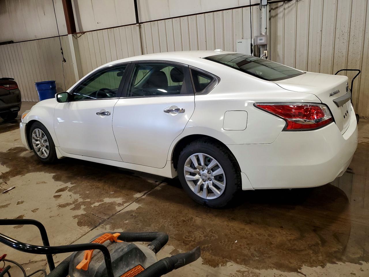 2014 Nissan Altima 2.5 S White vin: 1N4AL3AP0EC172260