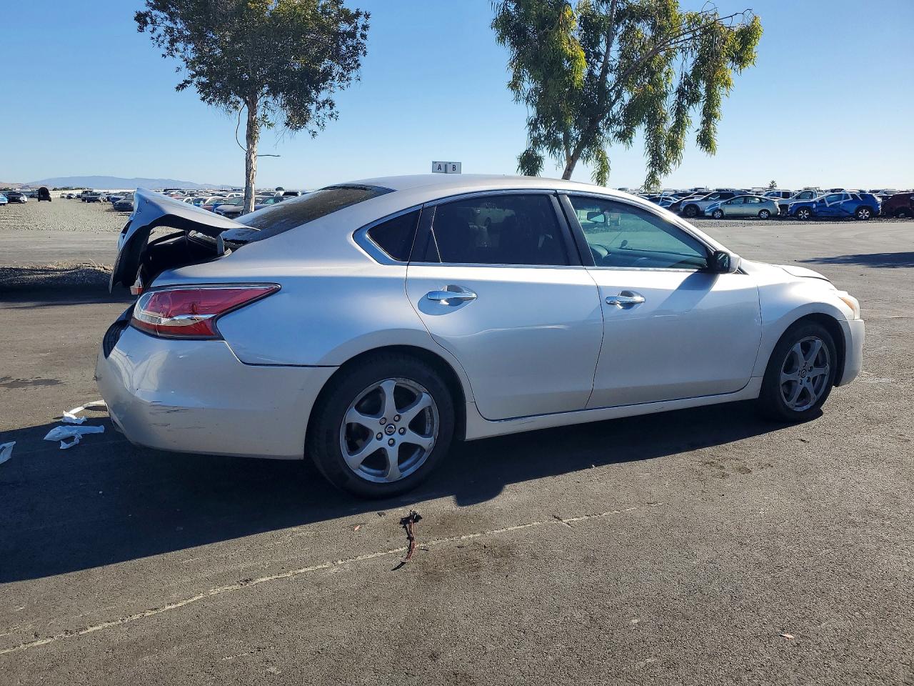 2014 Nissan Altima 2.5 S Silver vin: 1N4AL3AP0EC172291