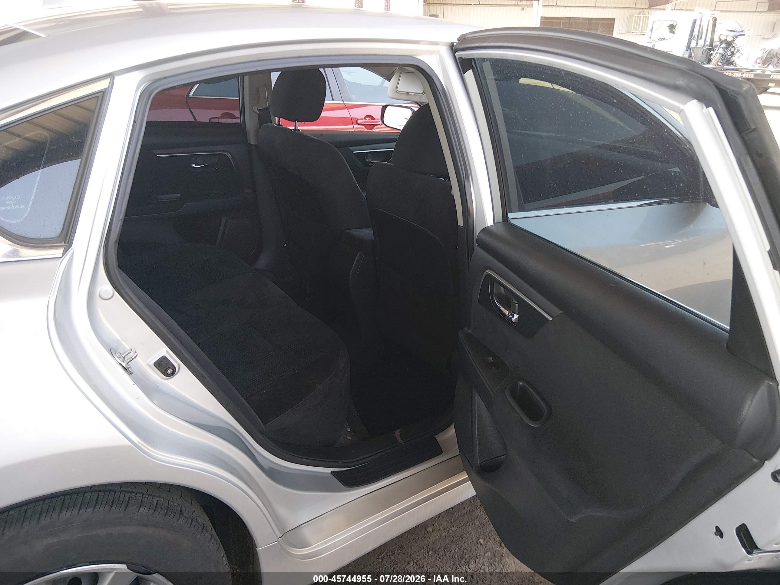 2014 Nissan Altima 2.5 S Silver vin: 1N4AL3AP0EC173098