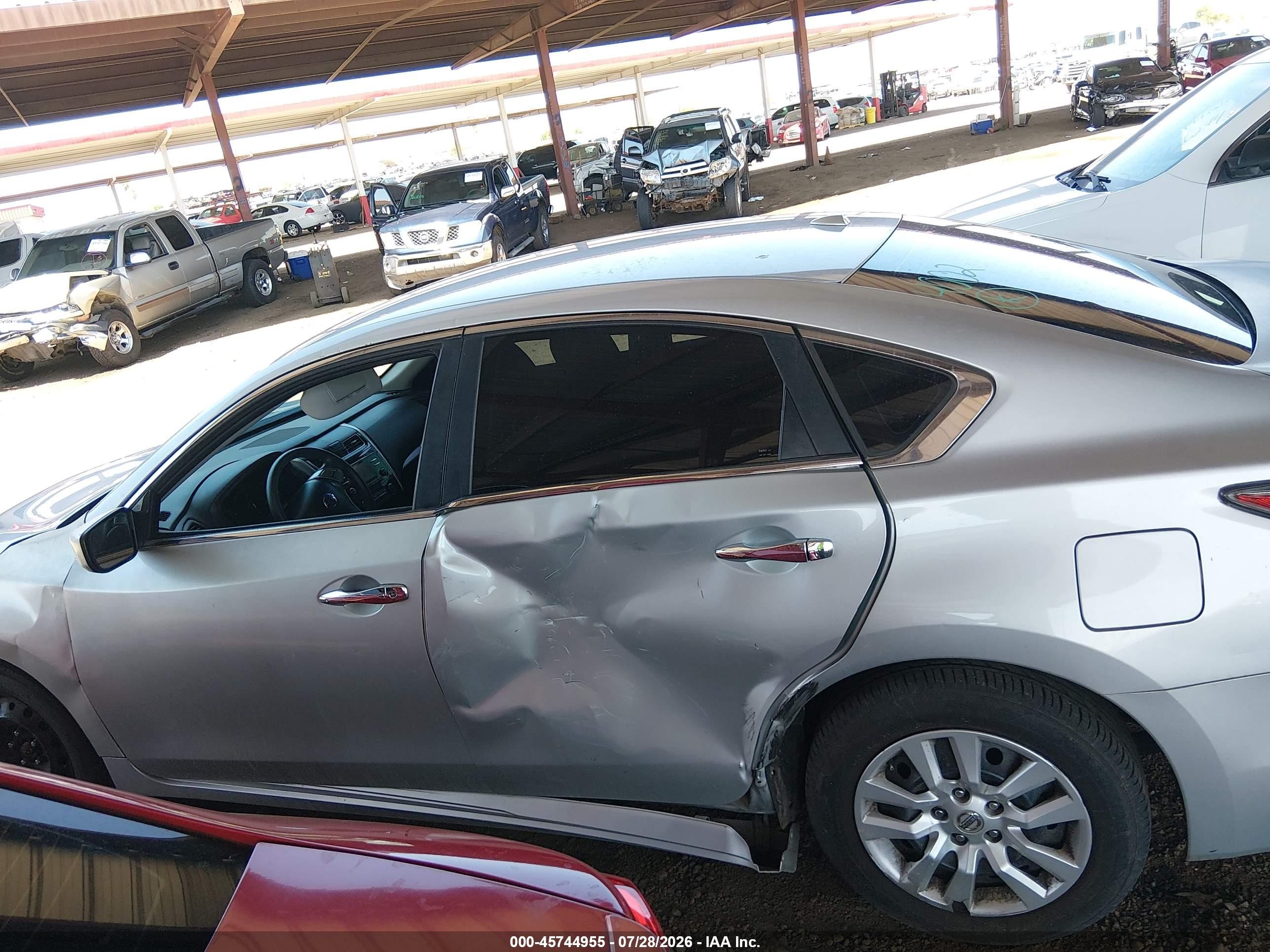 2014 Nissan Altima 2.5 S Silver vin: 1N4AL3AP0EC173098