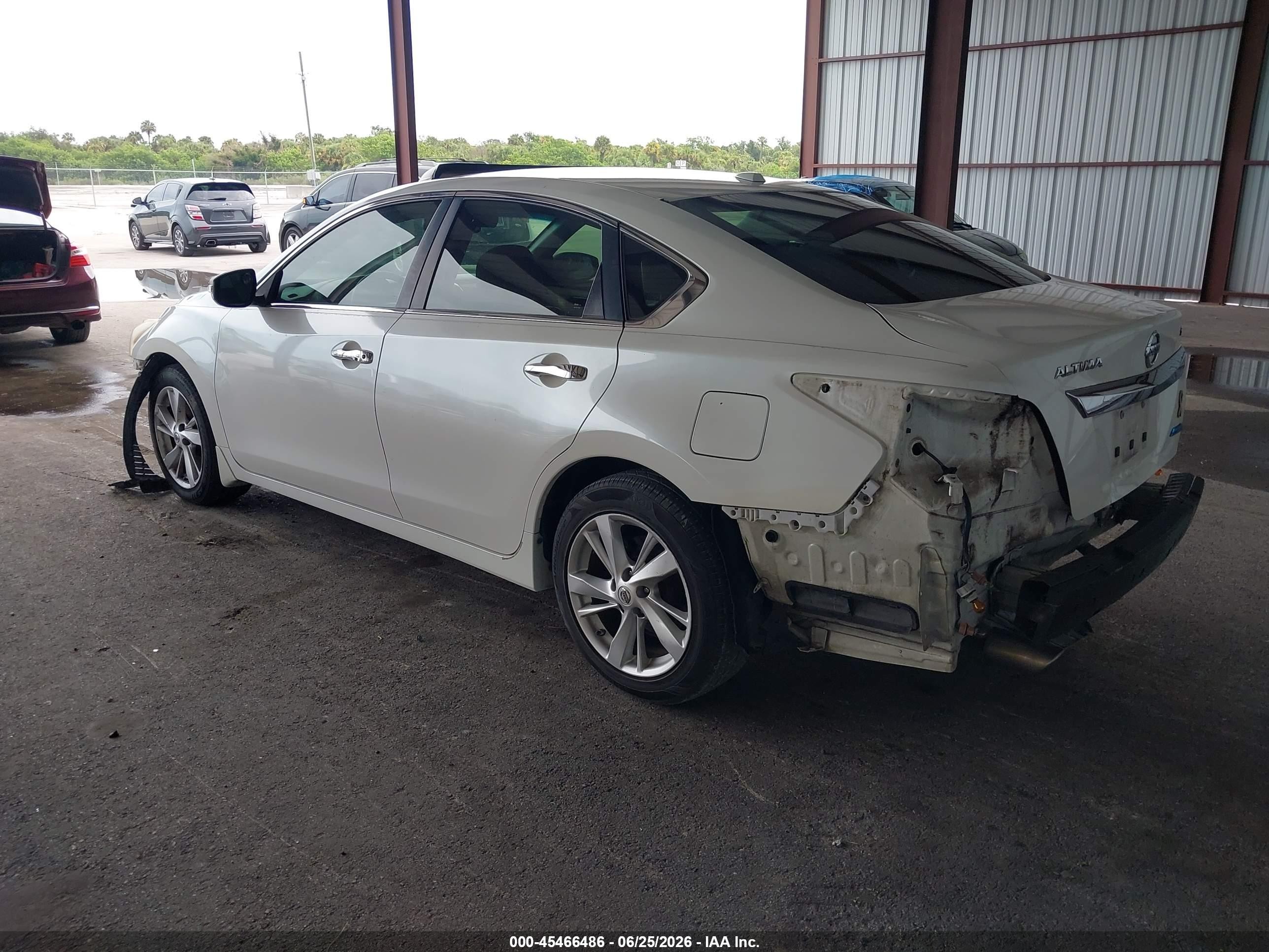 2014 Nissan Altima 2.5 Sv White vin: 1N4AL3AP0EC173683