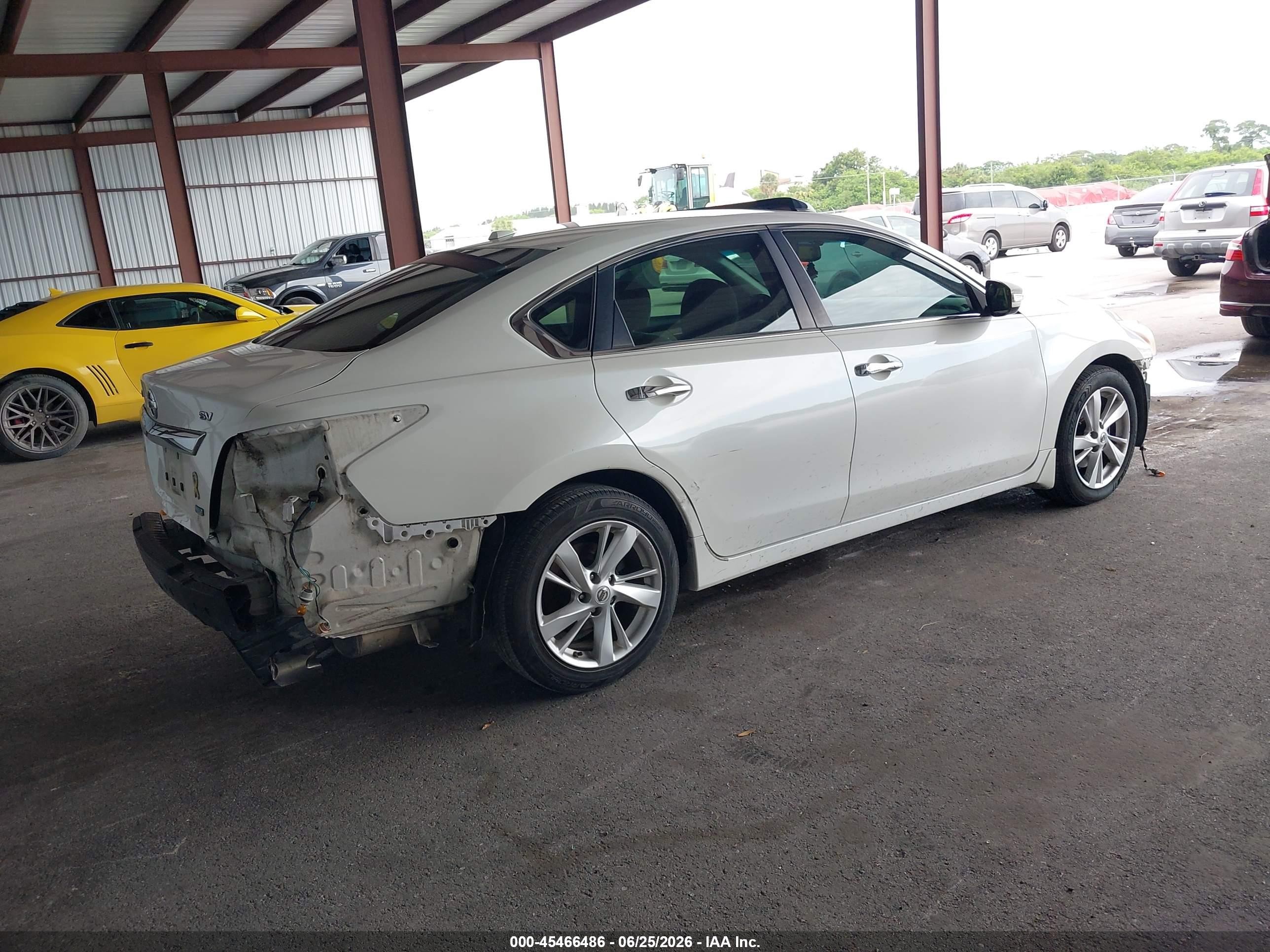 2014 Nissan Altima 2.5 Sv White vin: 1N4AL3AP0EC173683
