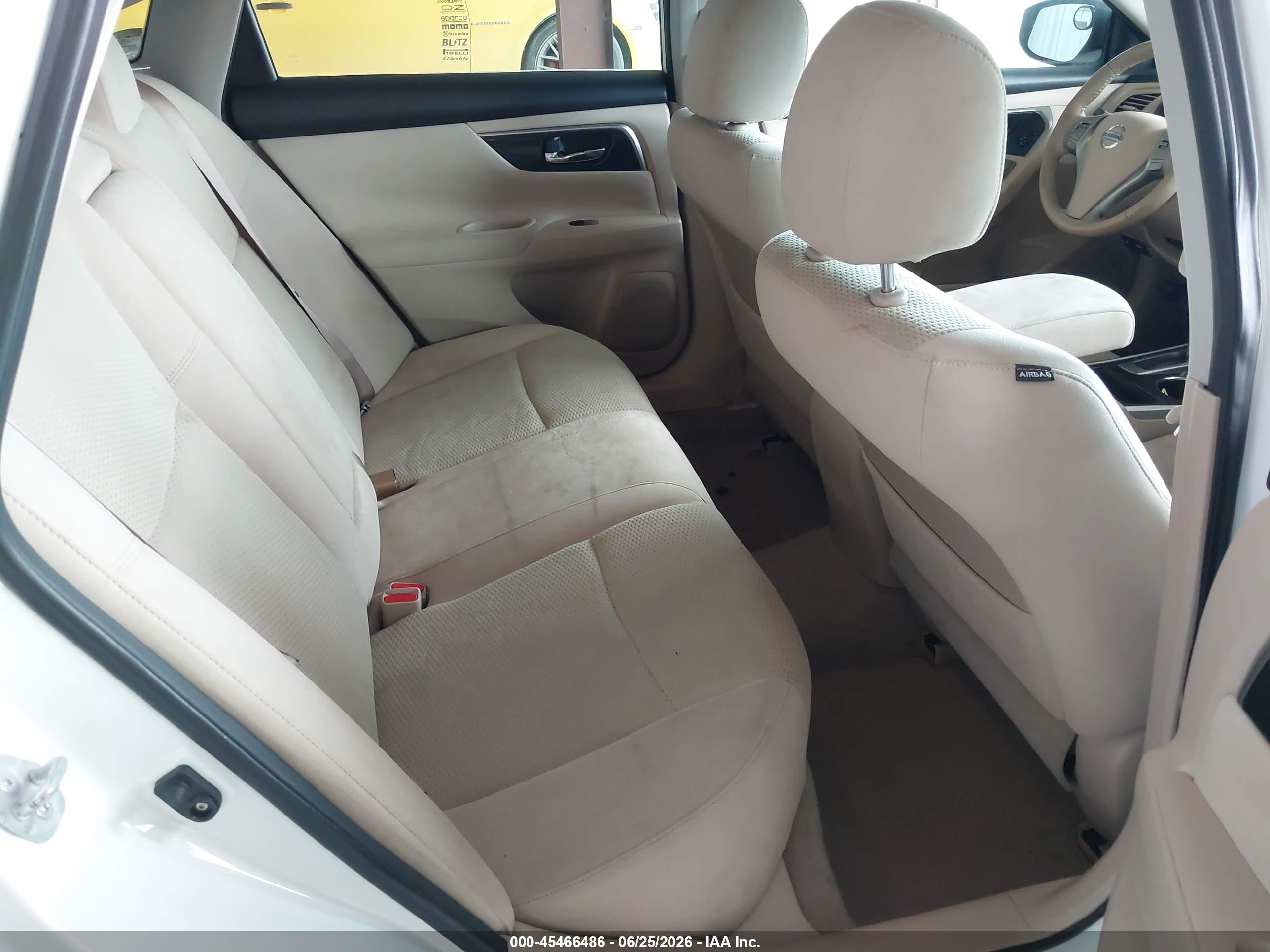 2014 Nissan Altima 2.5 Sv White vin: 1N4AL3AP0EC173683