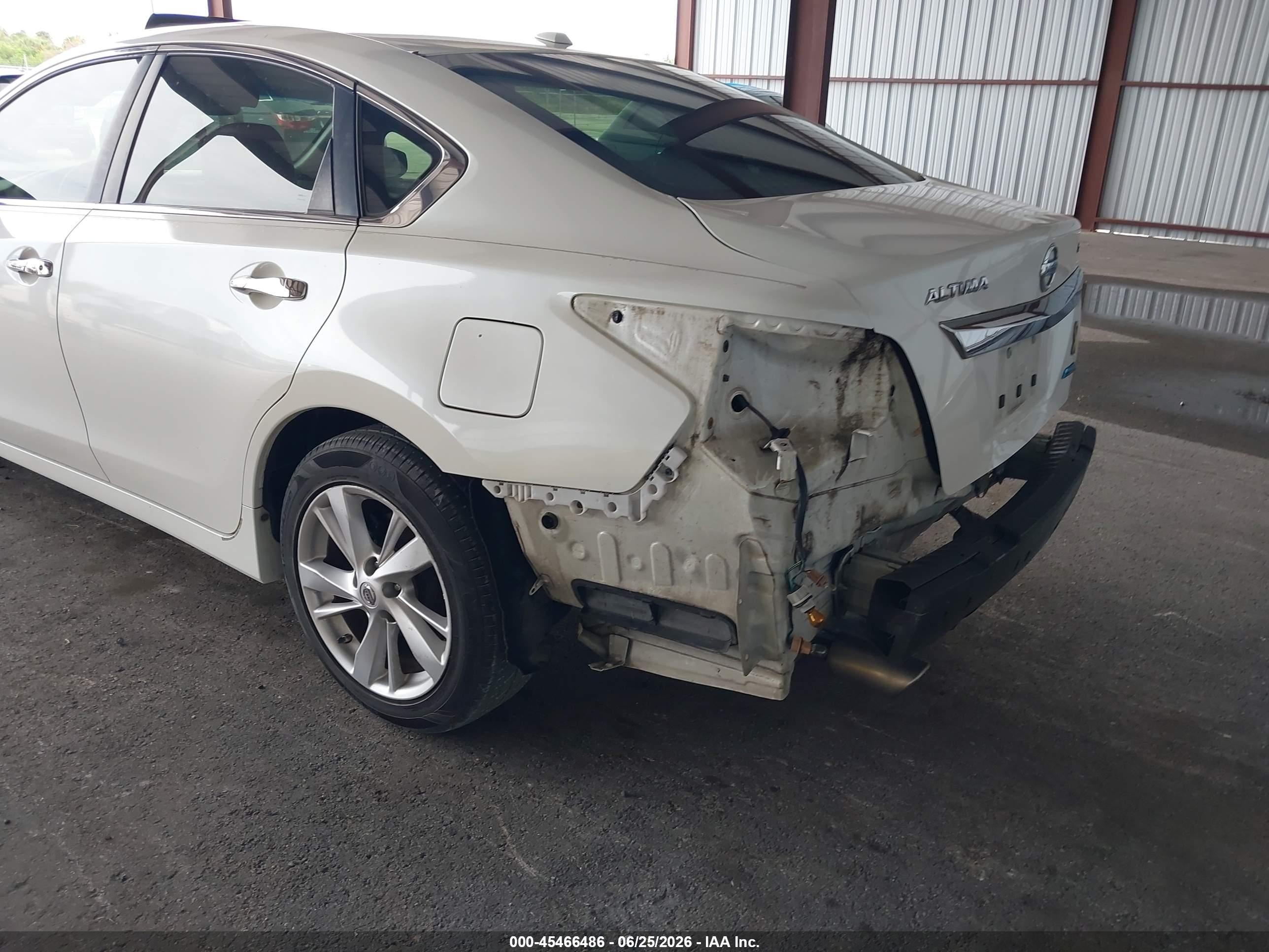 2014 Nissan Altima 2.5 Sv White vin: 1N4AL3AP0EC173683