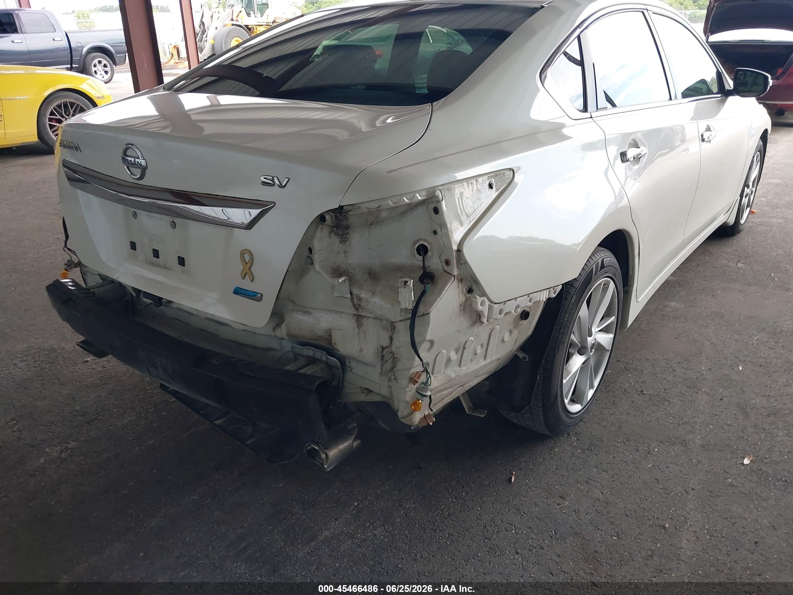 2014 Nissan Altima 2.5 Sv White vin: 1N4AL3AP0EC173683