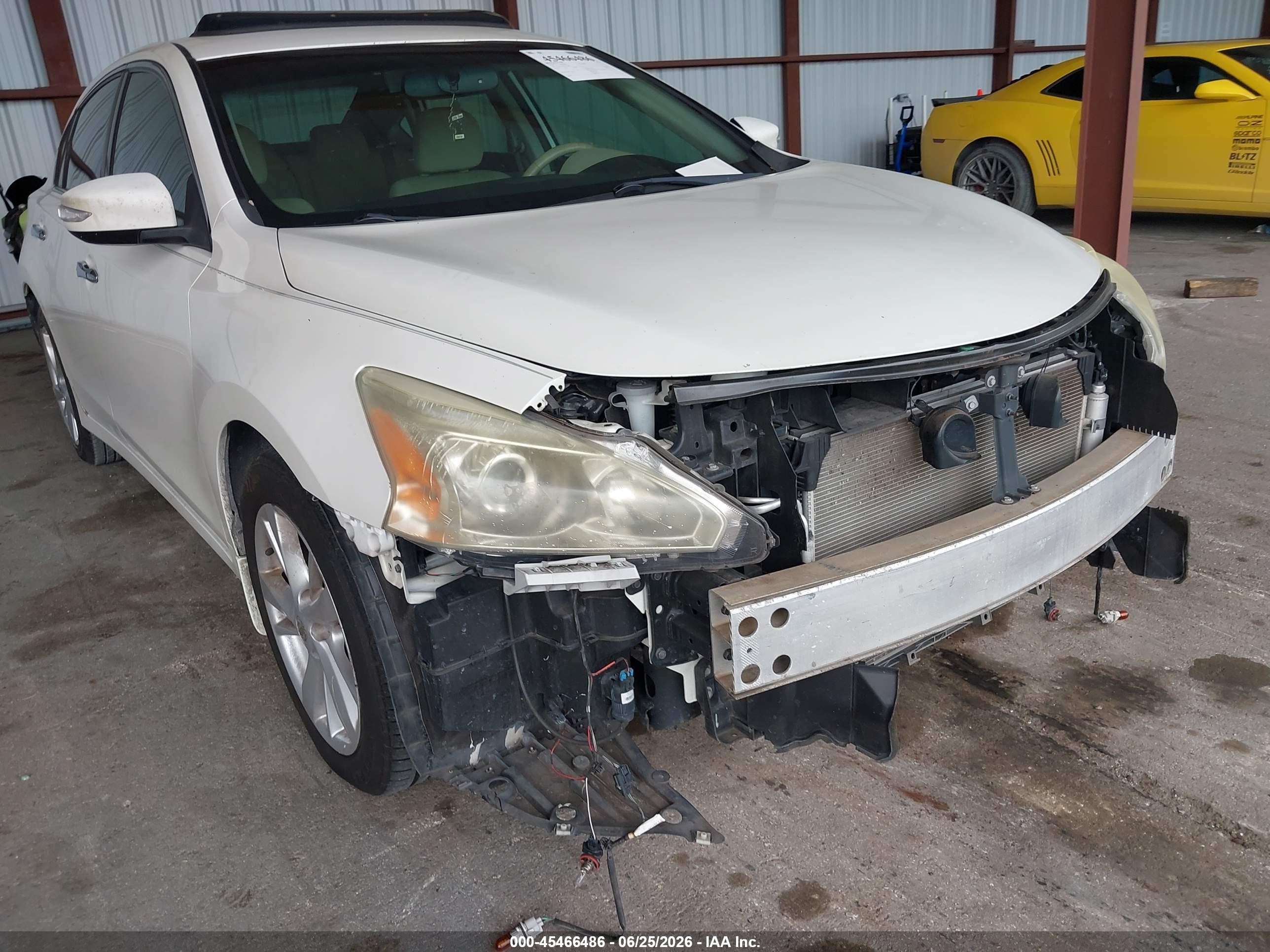 2014 Nissan Altima 2.5 Sv White vin: 1N4AL3AP0EC173683