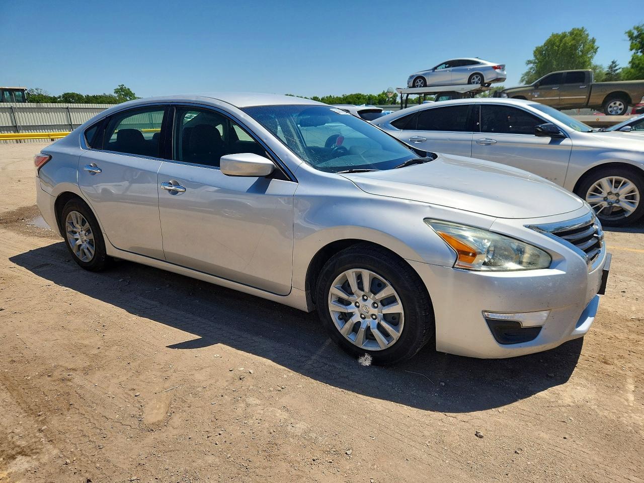 2014 Nissan Altima 2.5 S Silver vin: 1N4AL3AP0EC197336
