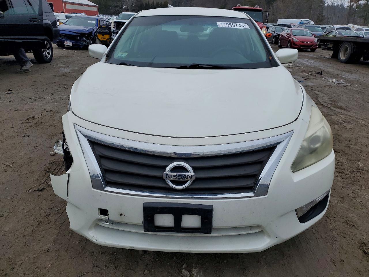 2014 Niss Altima 2.5 Белый vin: 1N4AL3AP0EC405716