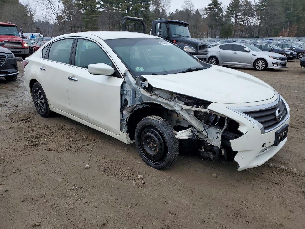 2014 Niss Altima 2.5 Белый vin: 1N4AL3AP0EC405716