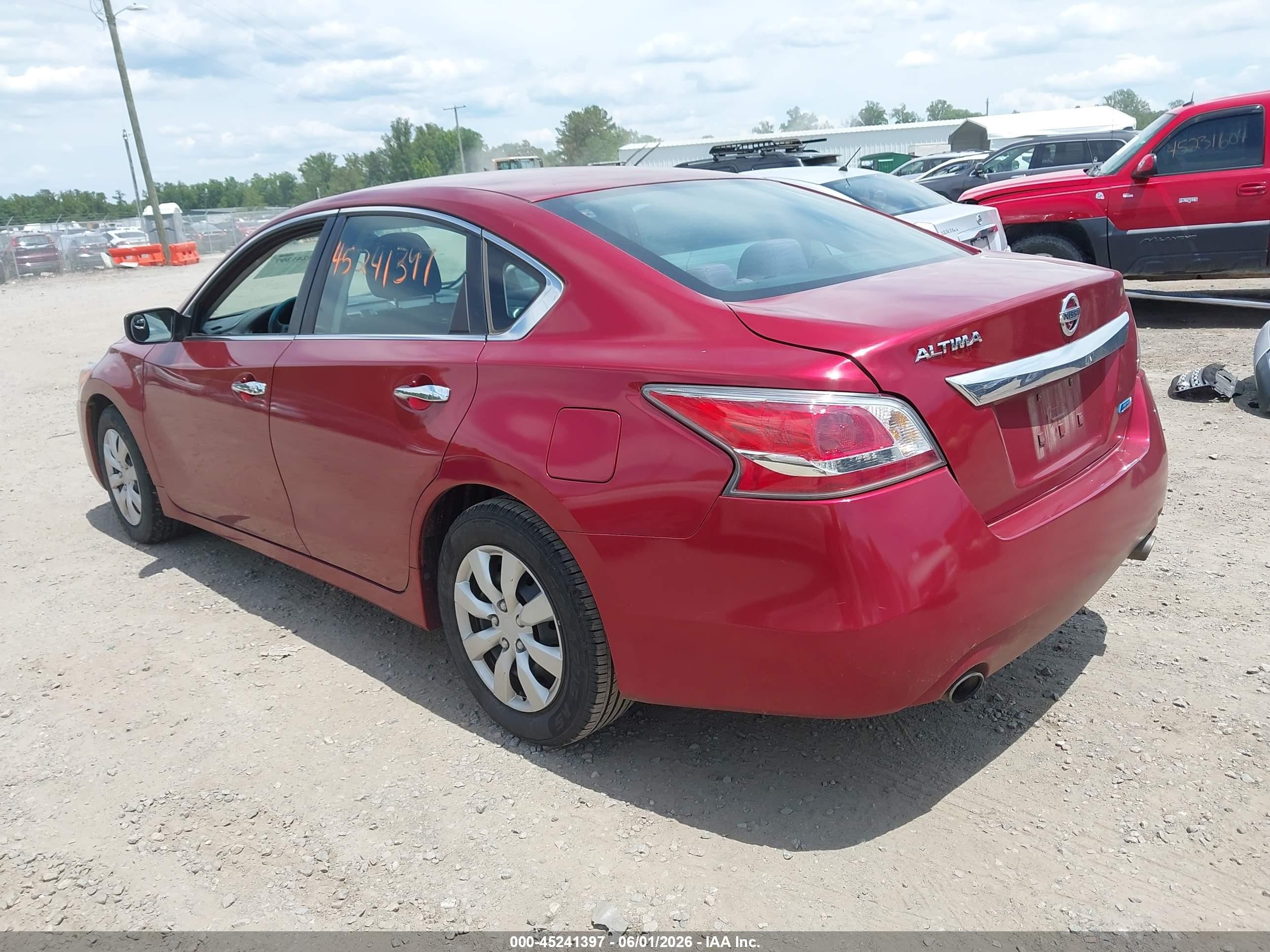 2014 Nissan Altima 2.5 S Red vin: 1N4AL3AP0EC417333