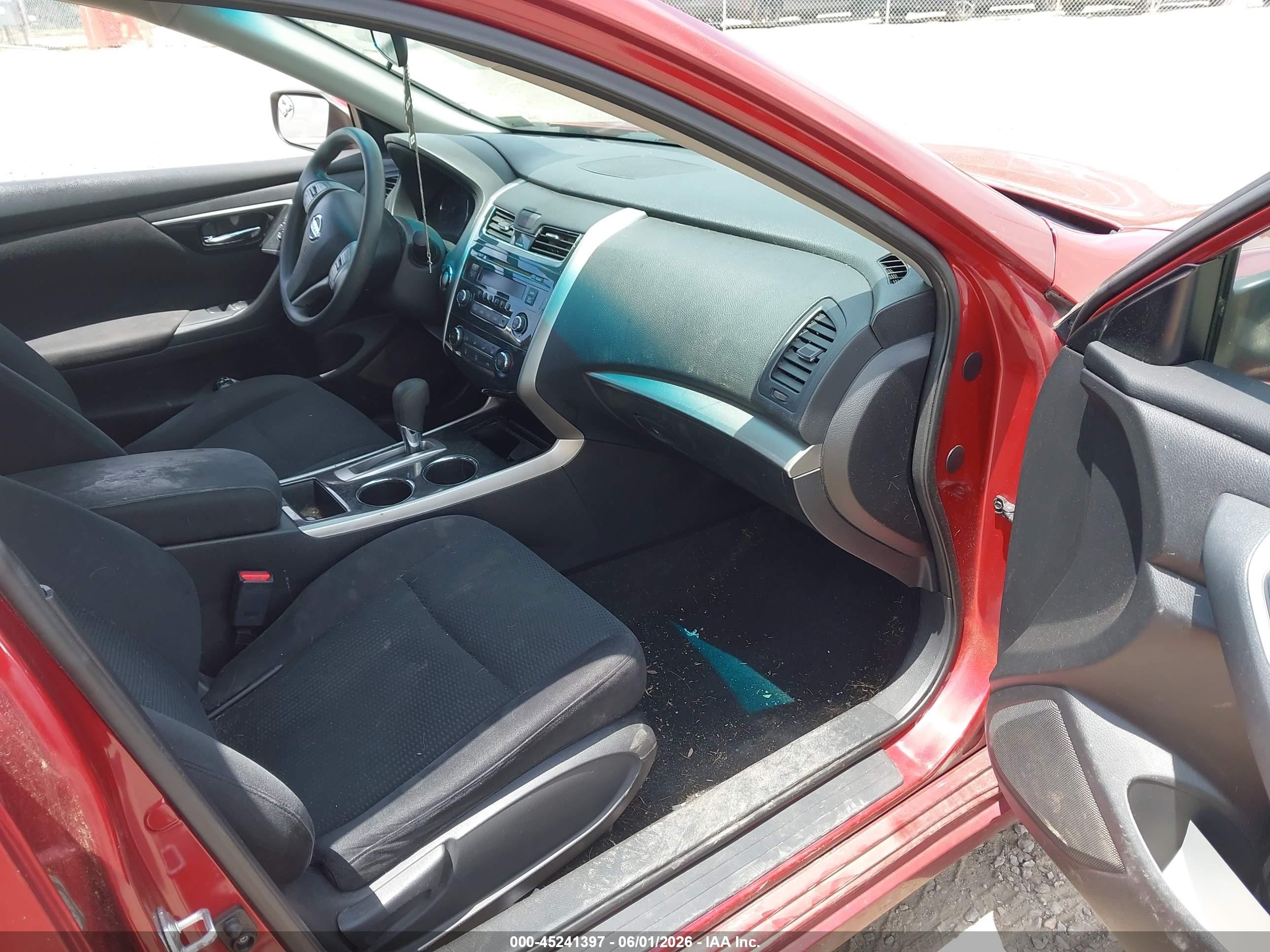 2014 Nissan Altima 2.5 S Red vin: 1N4AL3AP0EC417333