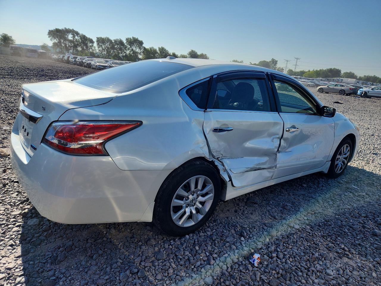 2014 Nissan Altima 2.5 S White vin: 1N4AL3AP0EC424802