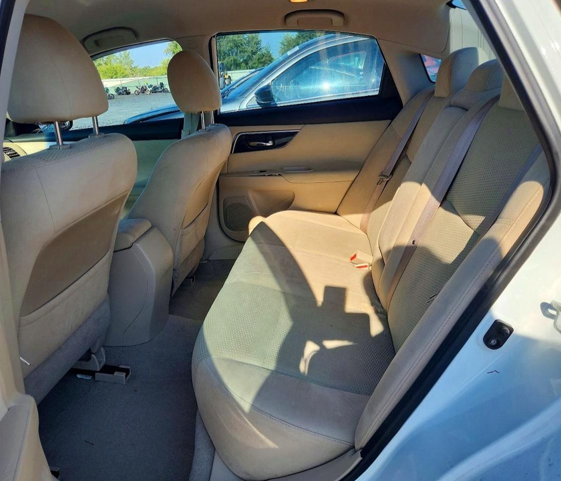 2014 Nissan Altima 2.5 S White vin: 1N4AL3AP0EC424802