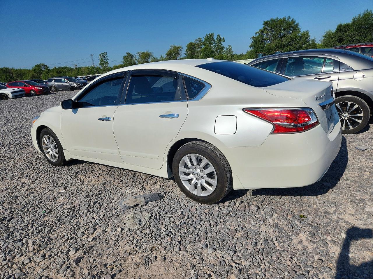 2014 Nissan Altima 2.5 S White vin: 1N4AL3AP0EC424802