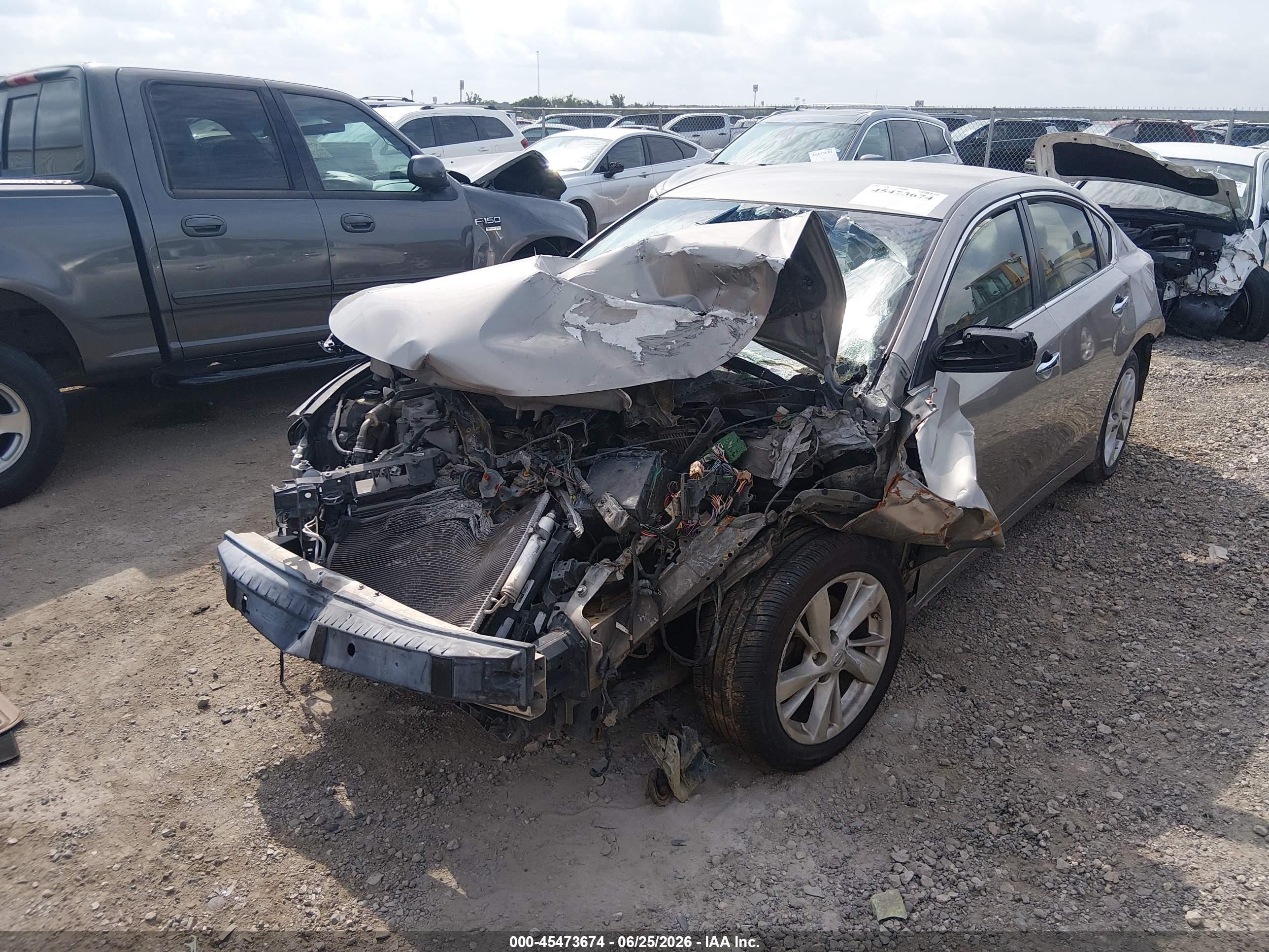2014 Nissan Altima 2.5 Sv Gold vin: 1N4AL3AP0EC901759