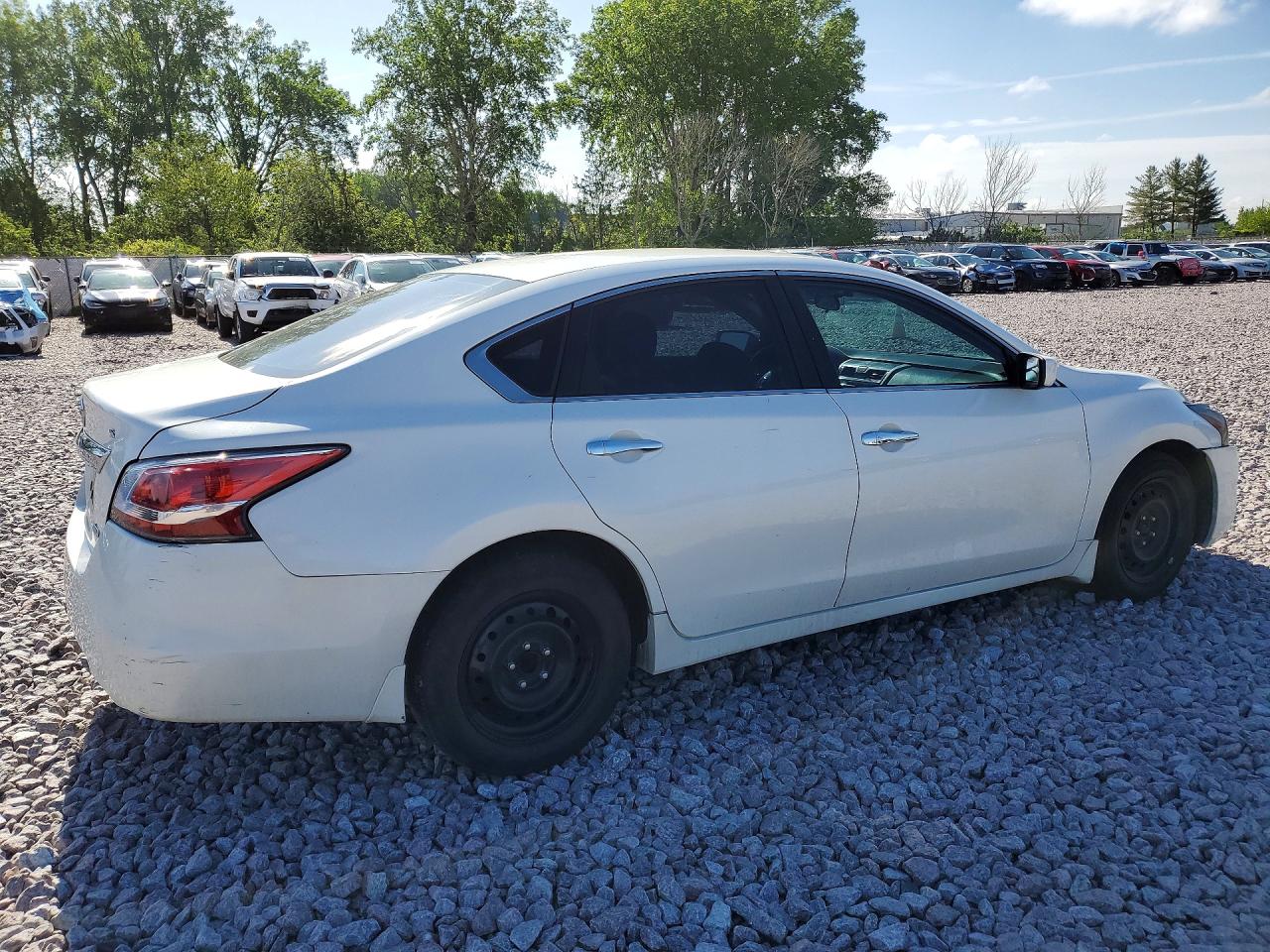 2014 Nissan Altima 2.5 S White vin: 1N4AL3AP0EN210395