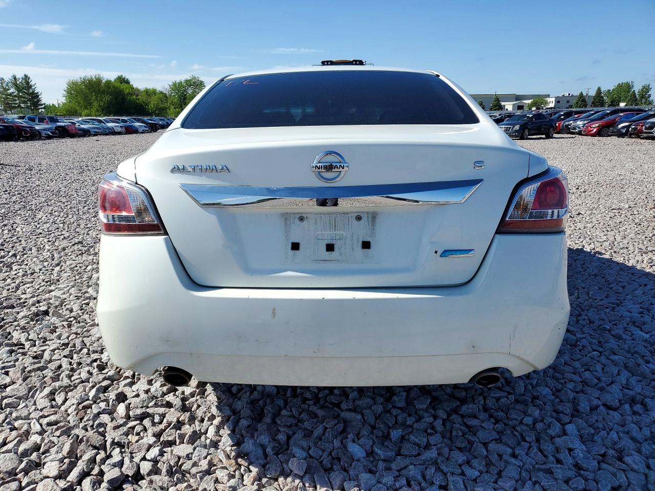 2014 Nissan Altima 2.5 S White vin: 1N4AL3AP0EN210395