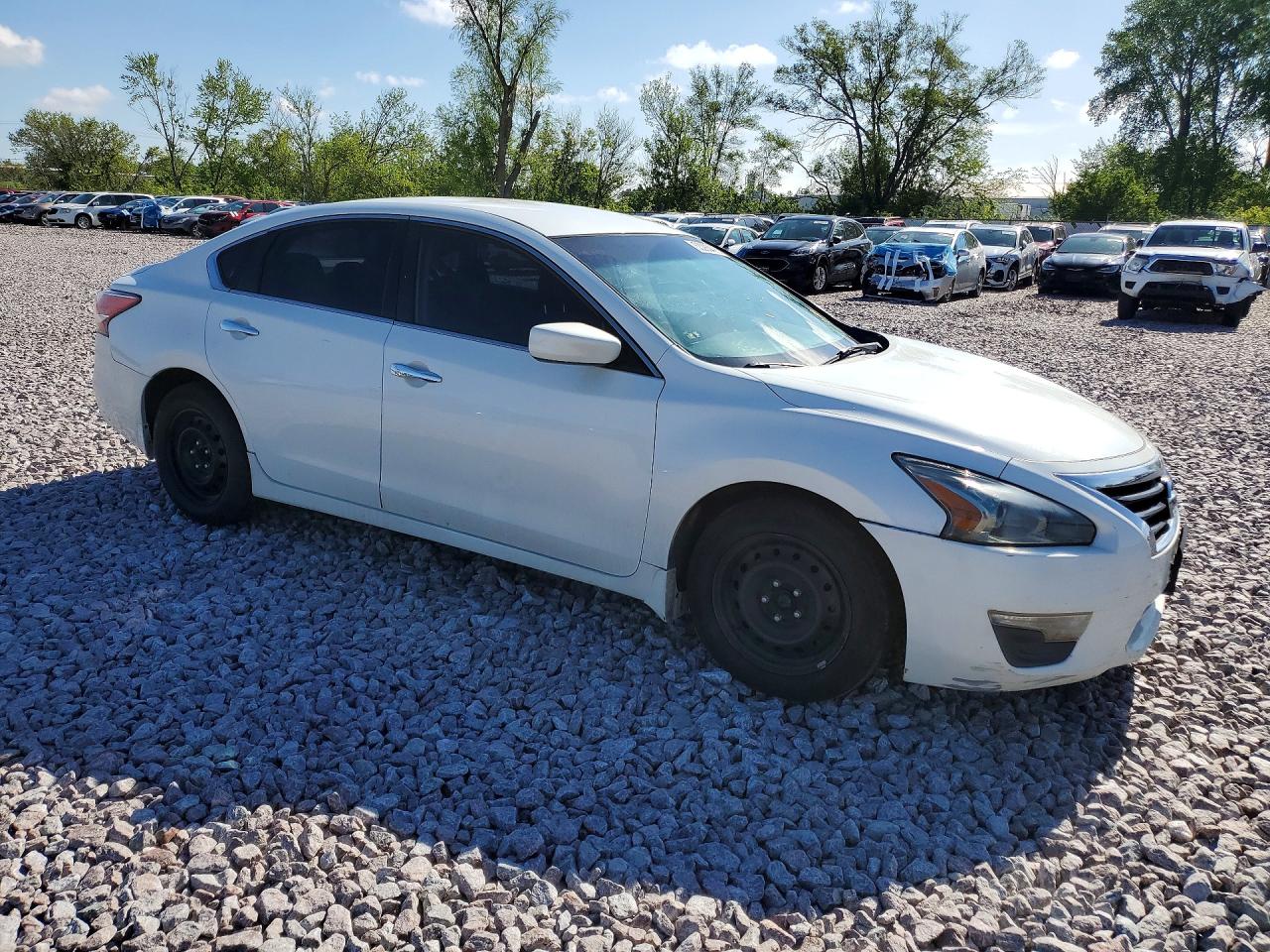 2014 Nissan Altima 2.5 S White vin: 1N4AL3AP0EN210395
