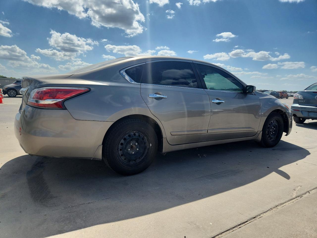 2014 Nissan Altima 2.5 S Beige vin: 1N4AL3AP0EN213653