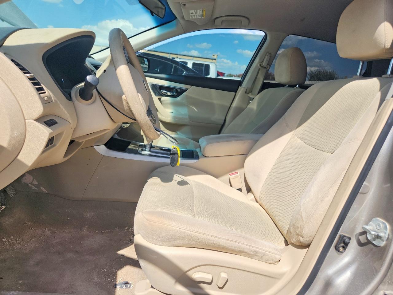 2014 Nissan Altima 2.5 S Beige vin: 1N4AL3AP0EN213653