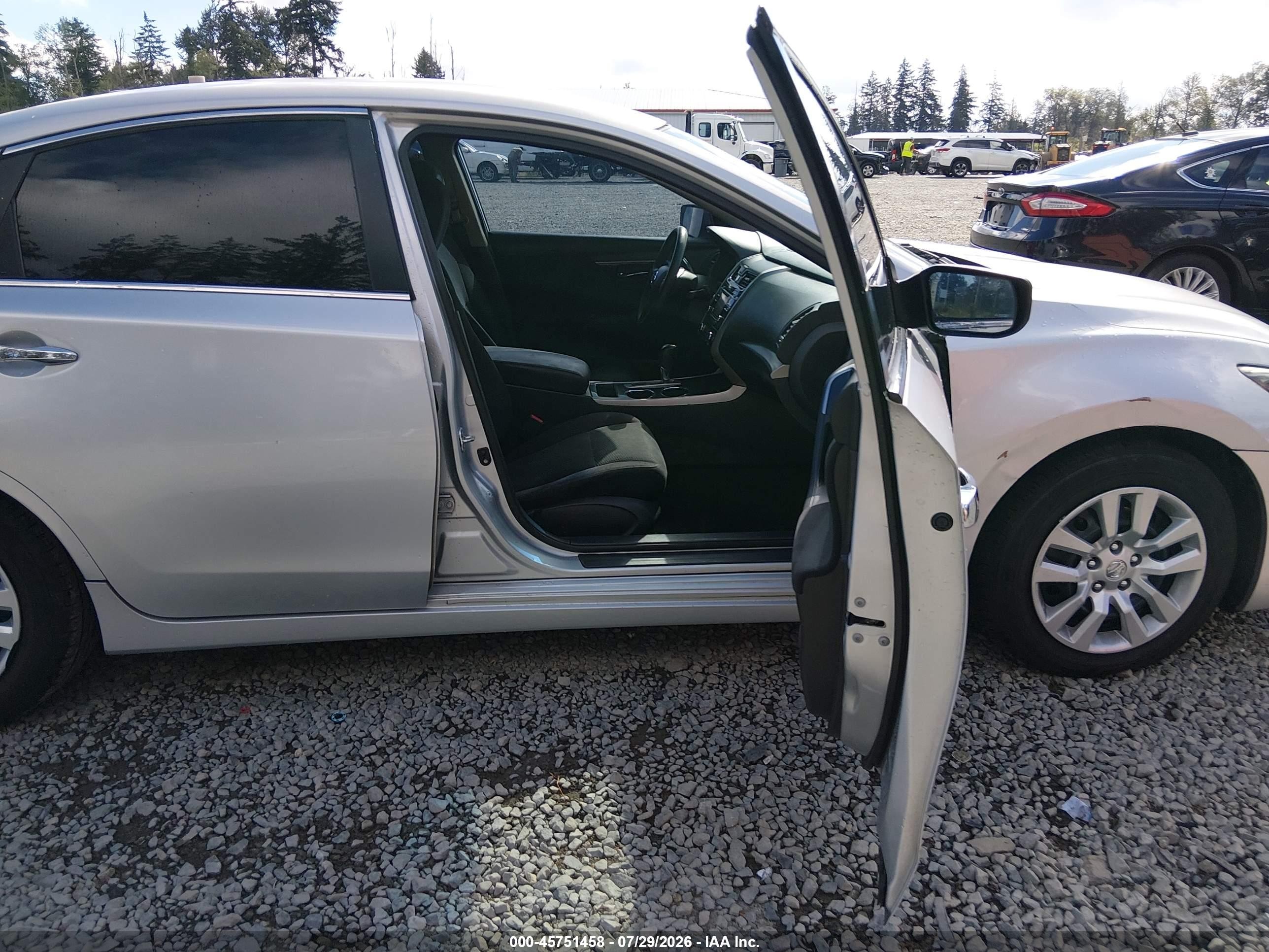 2014 Nissan Altima 2.5 S Silver vin: 1N4AL3AP0EN230209