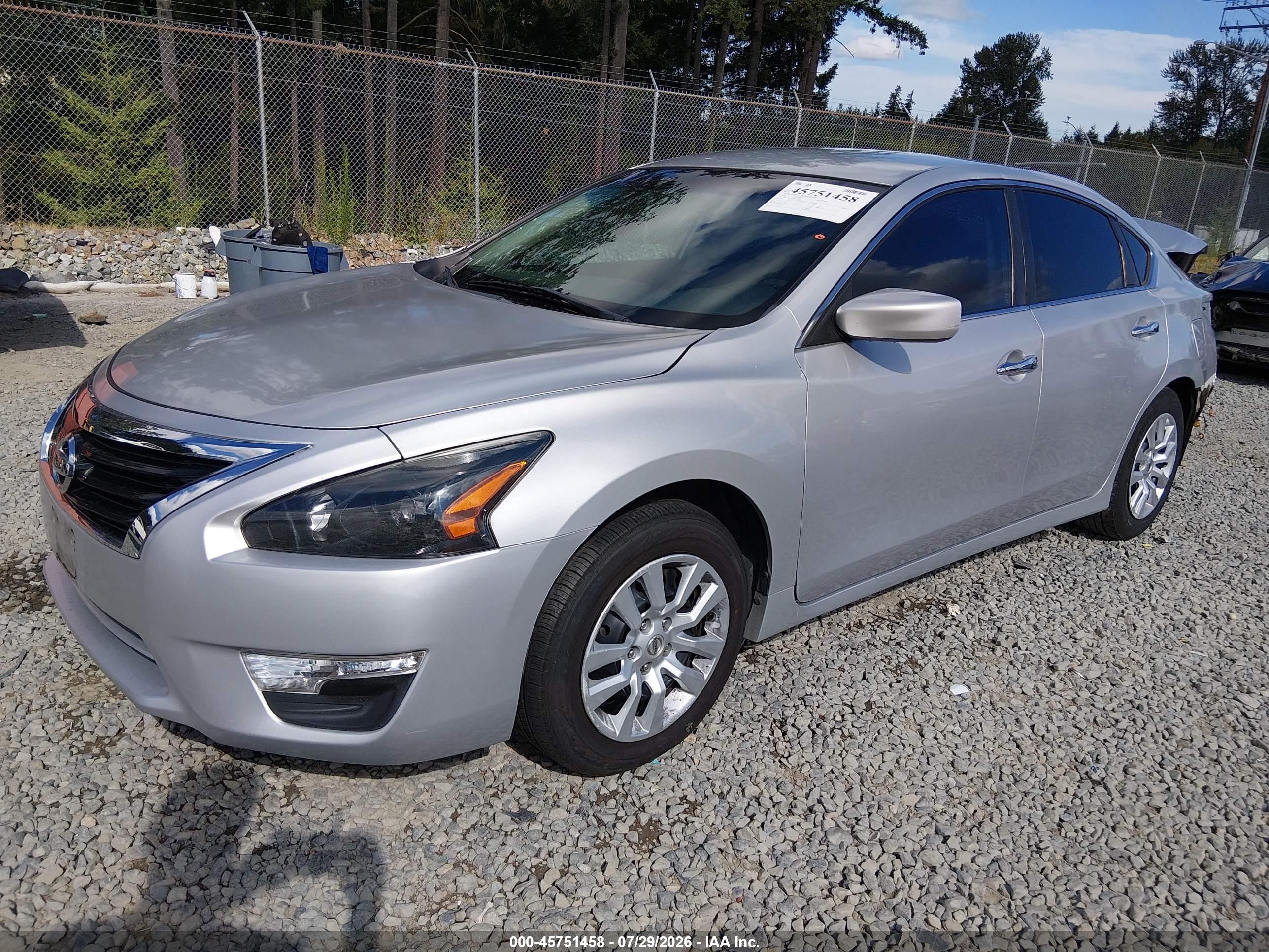 2014 Nissan Altima 2.5 S Silver vin: 1N4AL3AP0EN230209