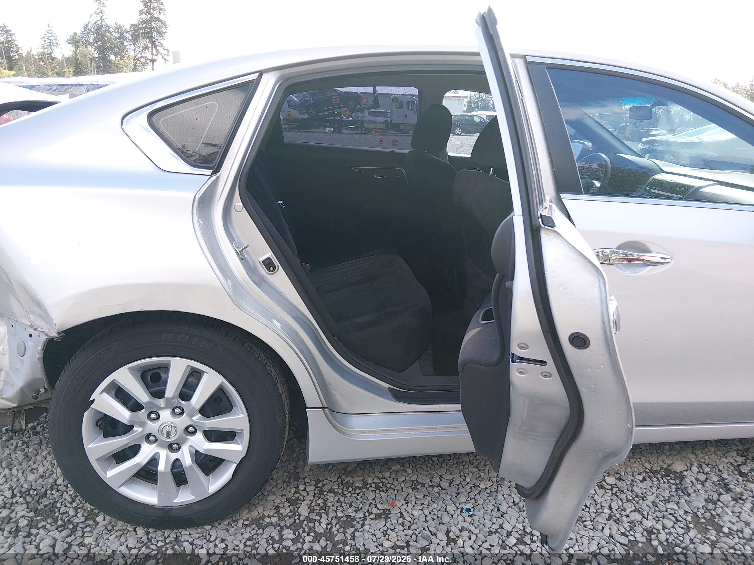 2014 Nissan Altima 2.5 S Silver vin: 1N4AL3AP0EN230209
