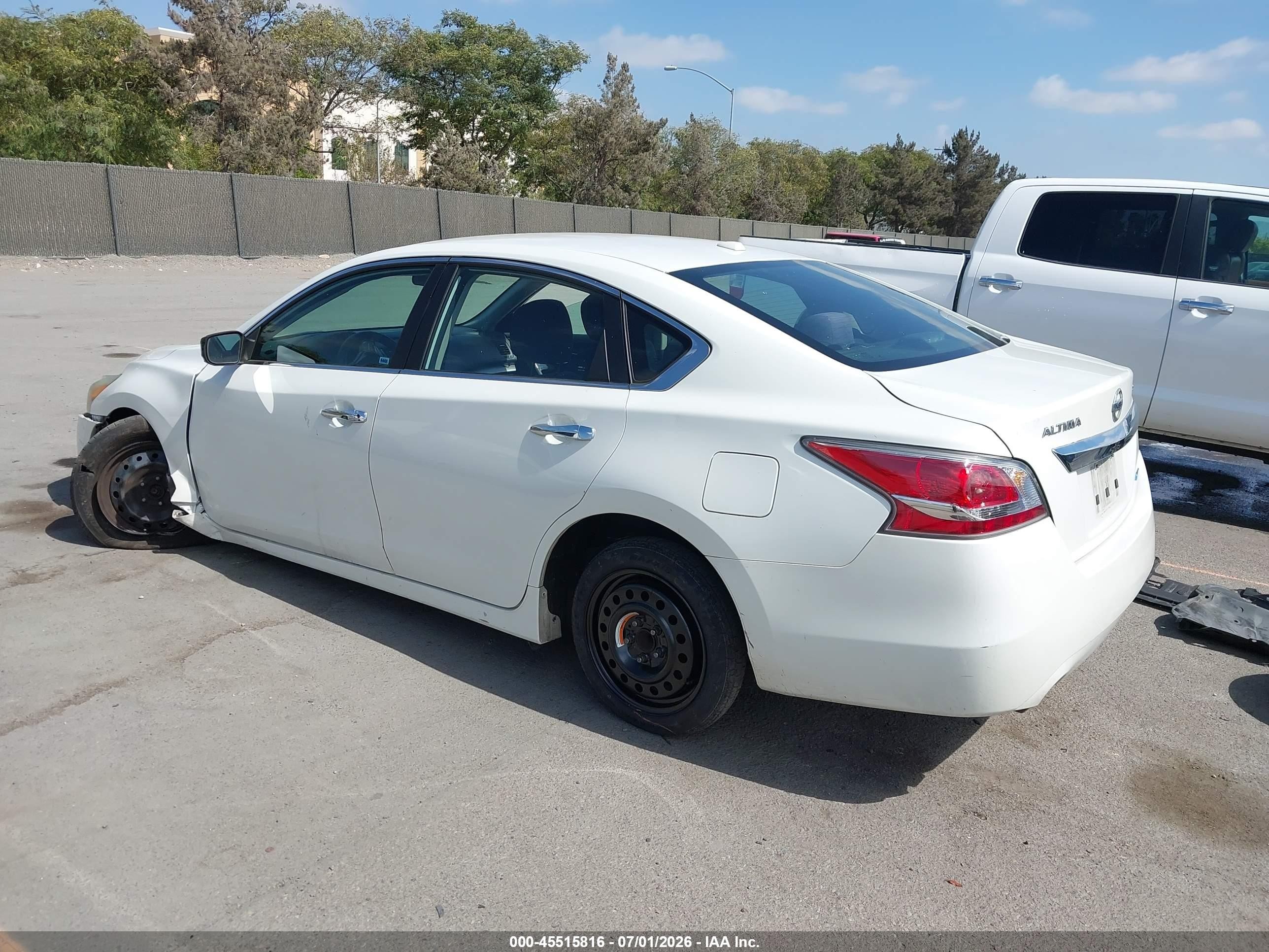 2014 Nissan Altima 2.5 S White vin: 1N4AL3AP0EN231263