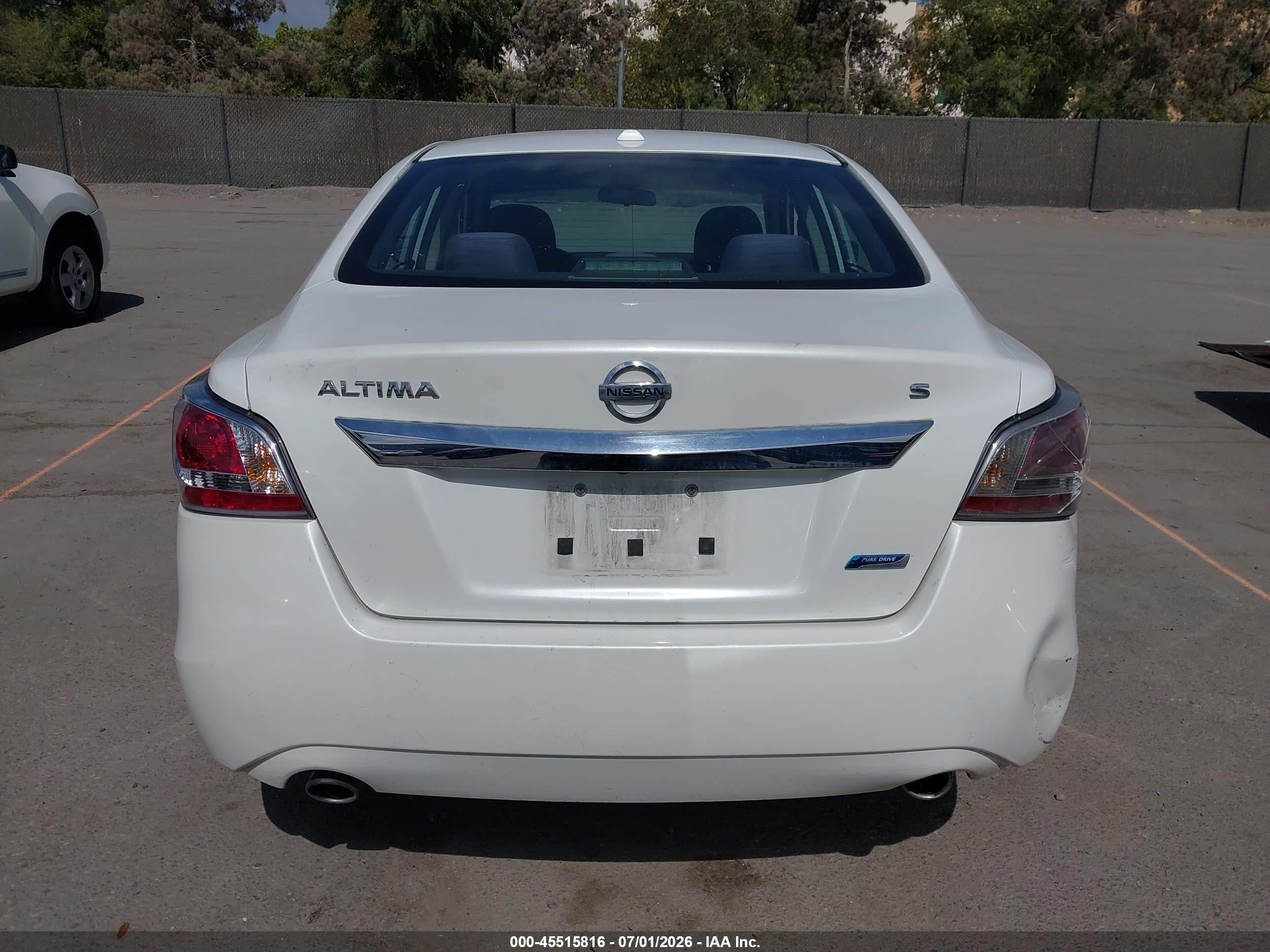 2014 Nissan Altima 2.5 S White vin: 1N4AL3AP0EN231263