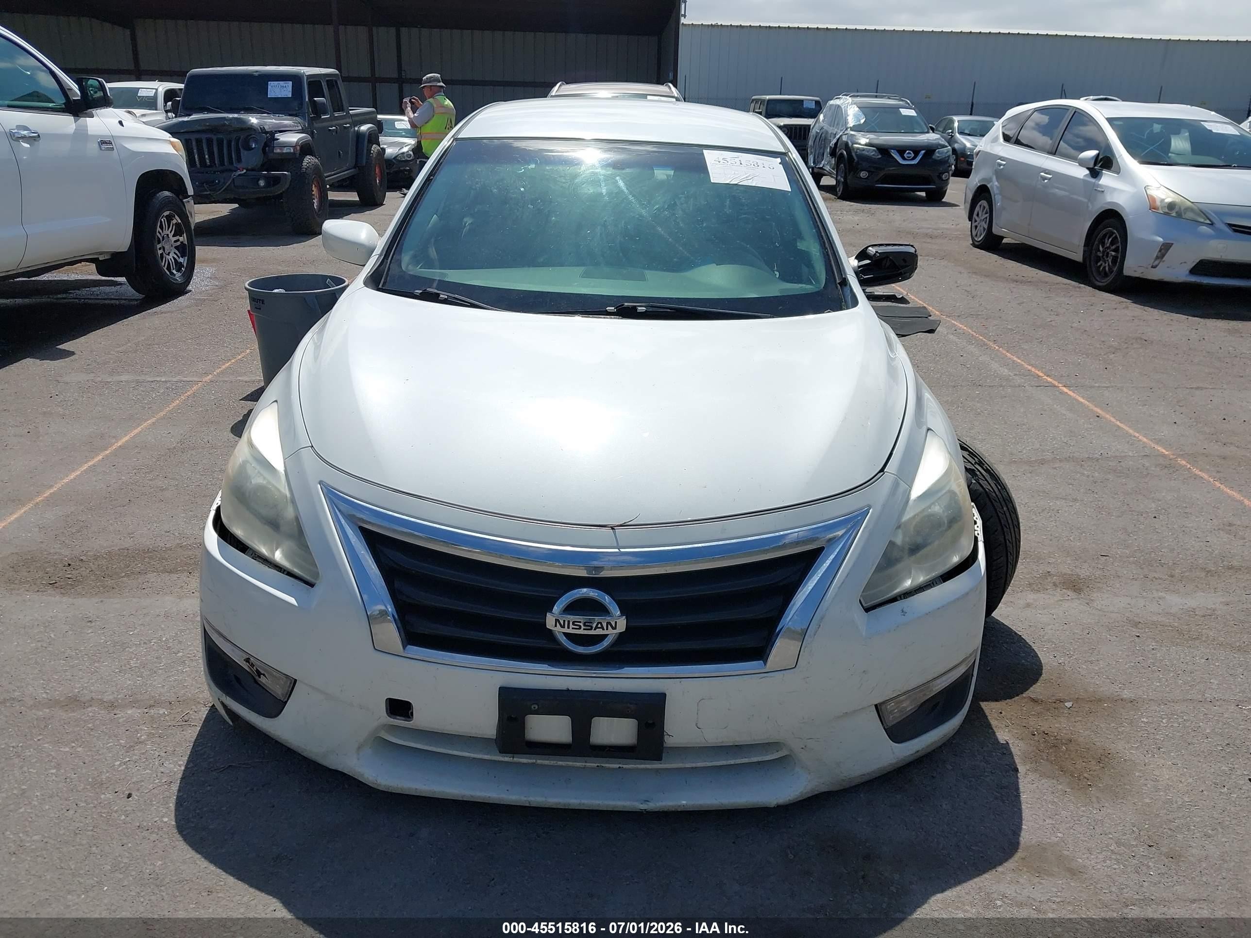 2014 Nissan Altima 2.5 S White vin: 1N4AL3AP0EN231263
