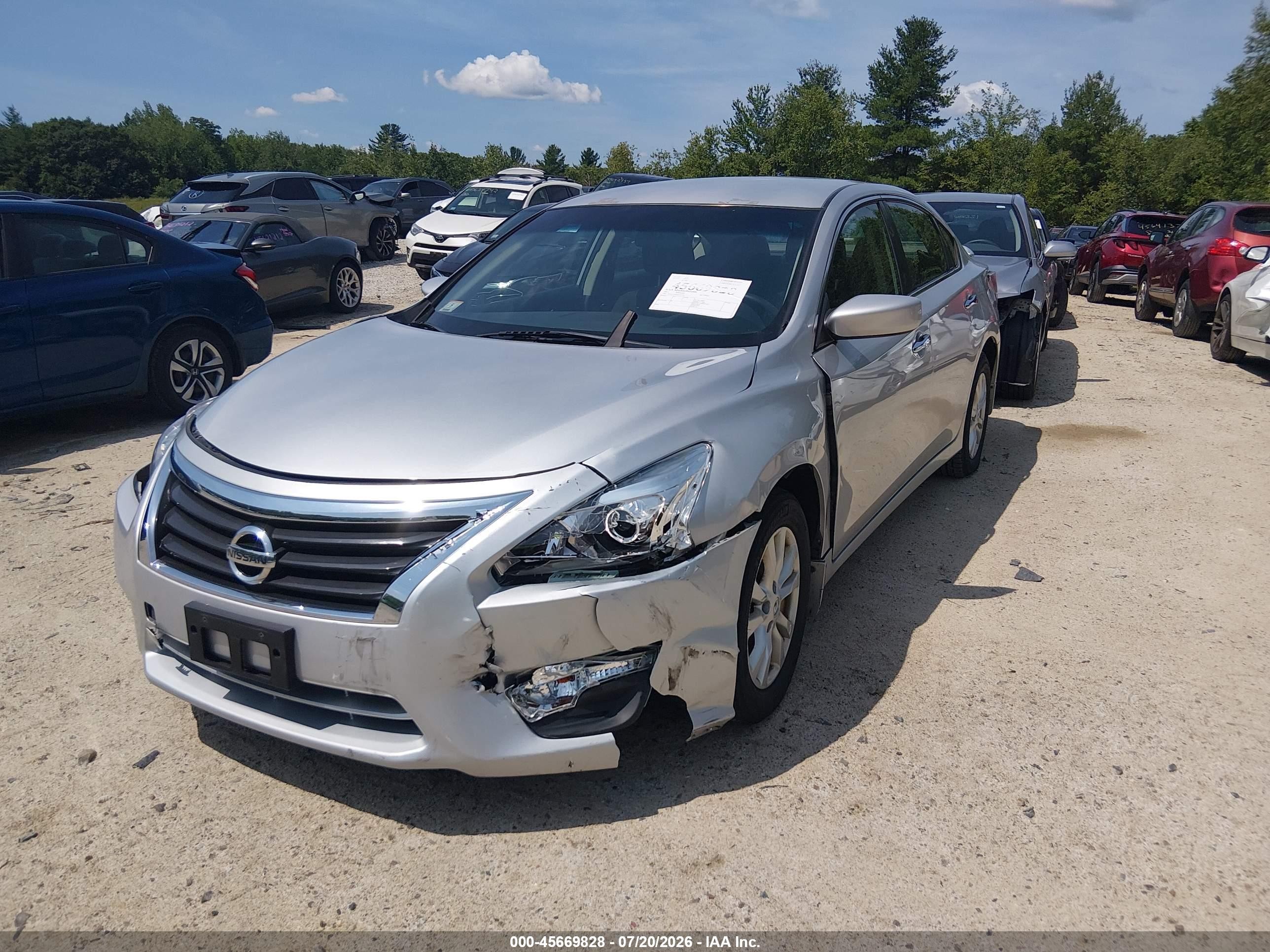 2014 Nissan Altima 2.5 S Silver vin: 1N4AL3AP0EN257779