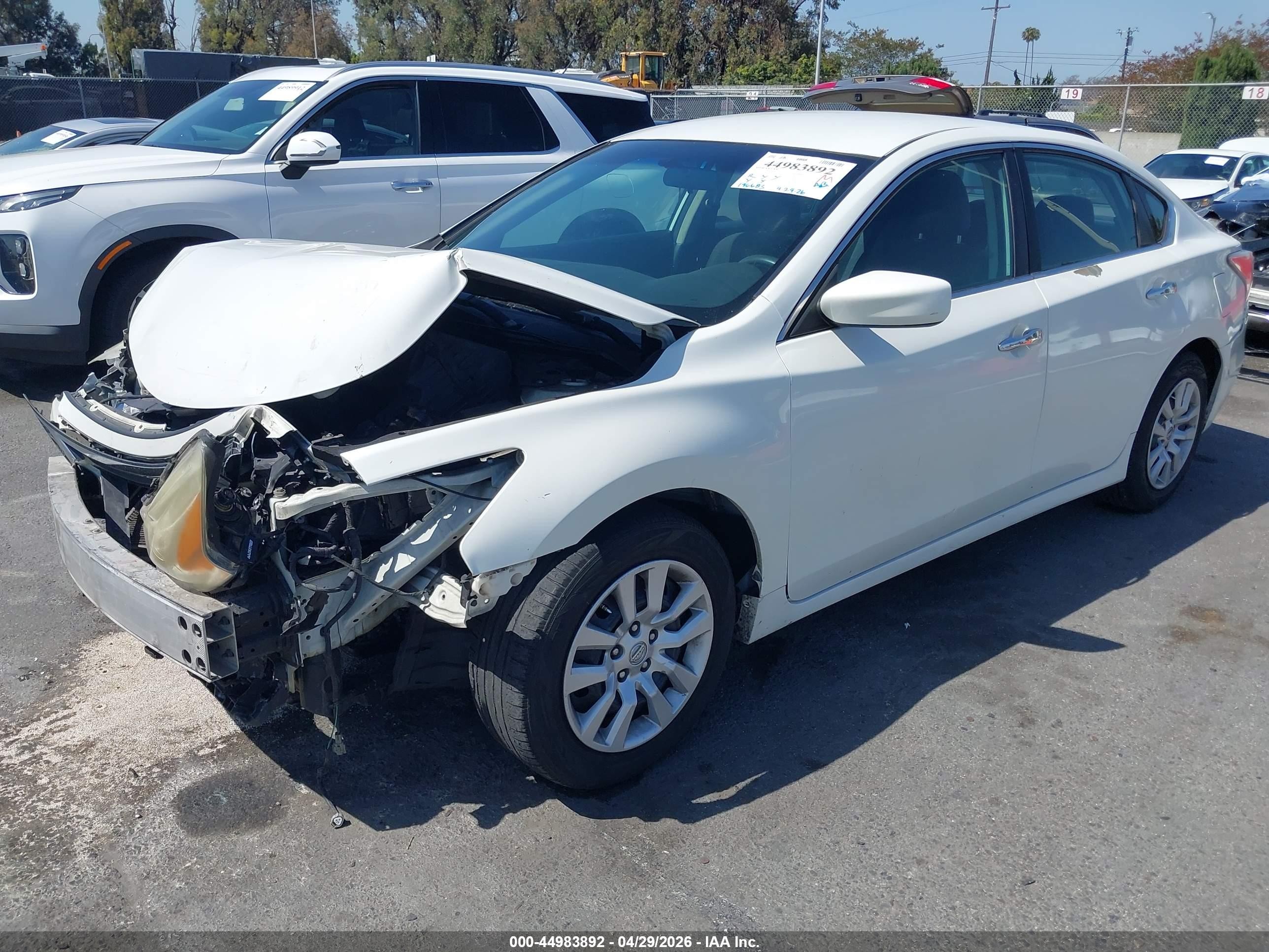 2014 Nissan Altima 2.5/2.5 S/2.5 Sl/2.5 Sv White vin: 1N4AL3AP0EN331136