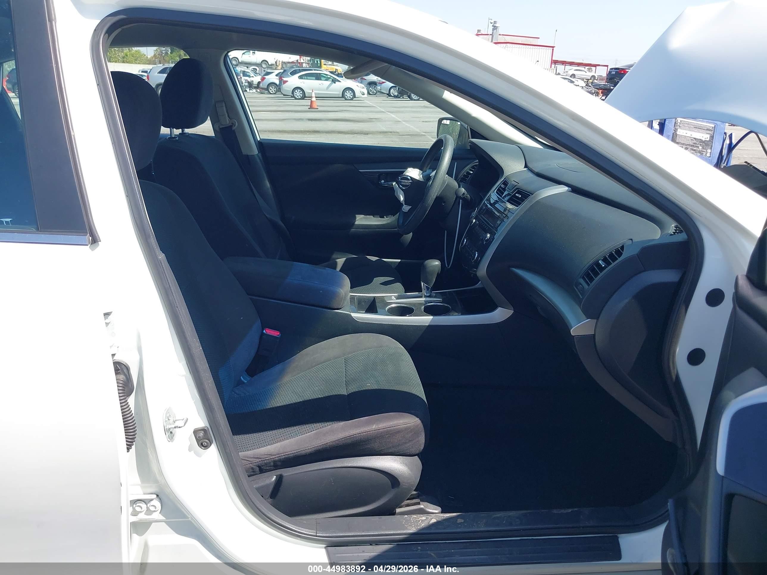 2014 Nissan Altima 2.5/2.5 S/2.5 Sl/2.5 Sv White vin: 1N4AL3AP0EN331136