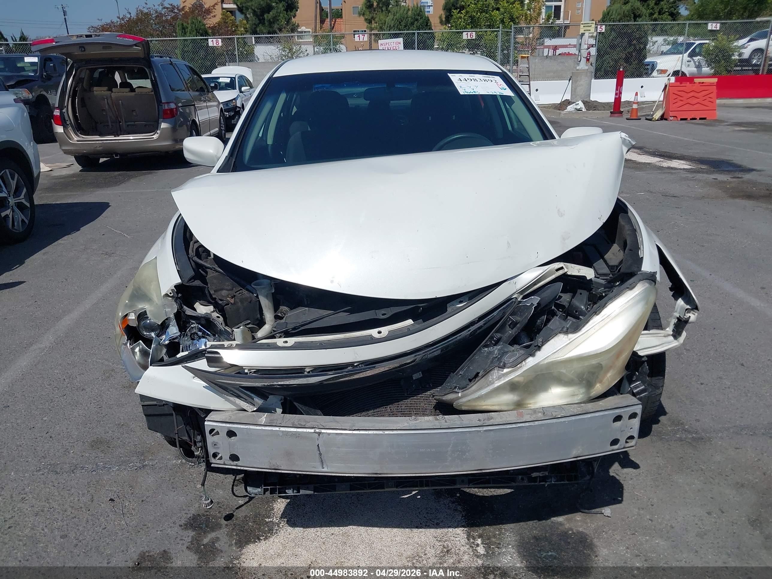 2014 Nissan Altima 2.5/2.5 S/2.5 Sl/2.5 Sv White vin: 1N4AL3AP0EN331136
