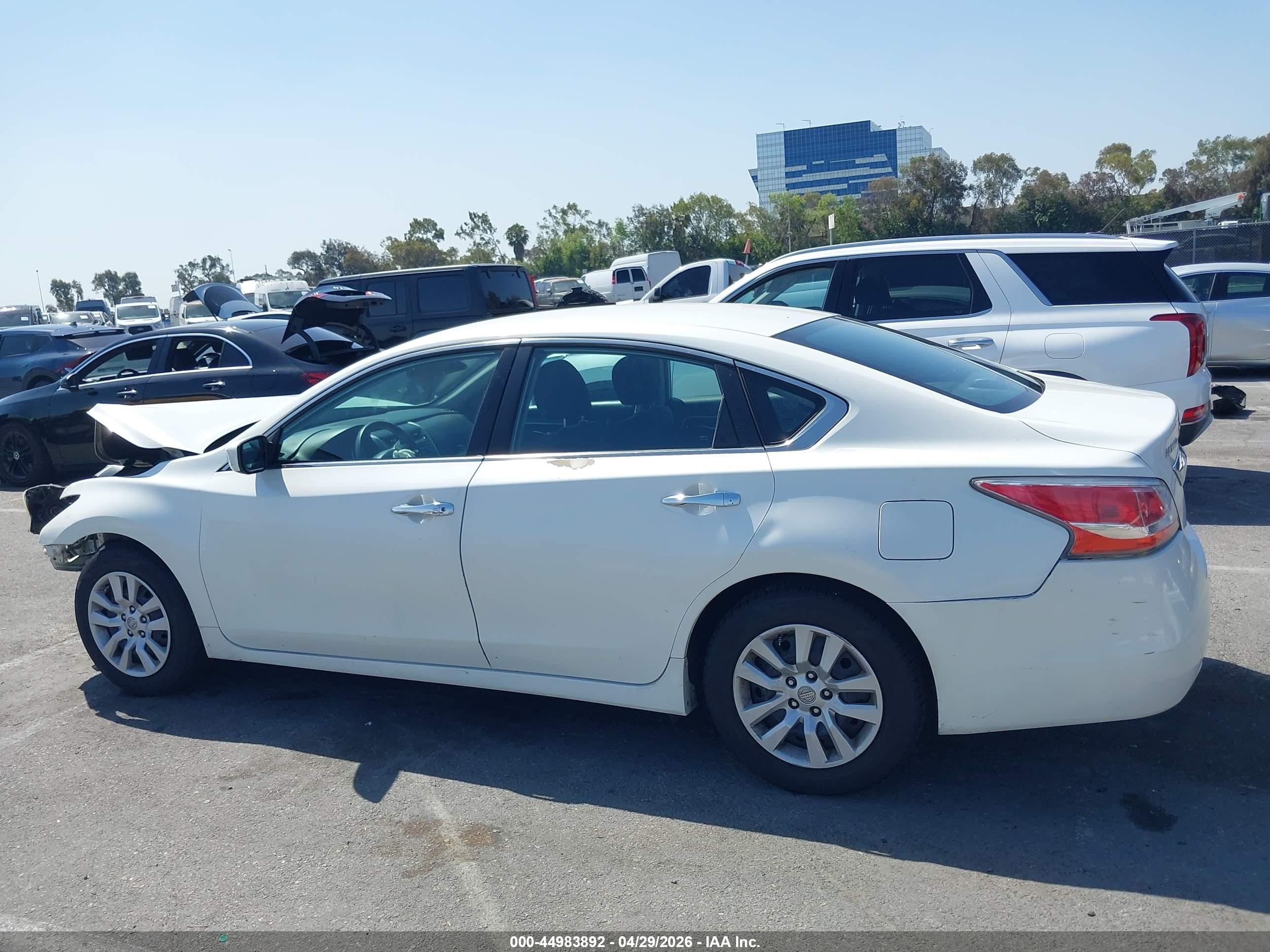 2014 Nissan Altima 2.5/2.5 S/2.5 Sl/2.5 Sv White vin: 1N4AL3AP0EN331136