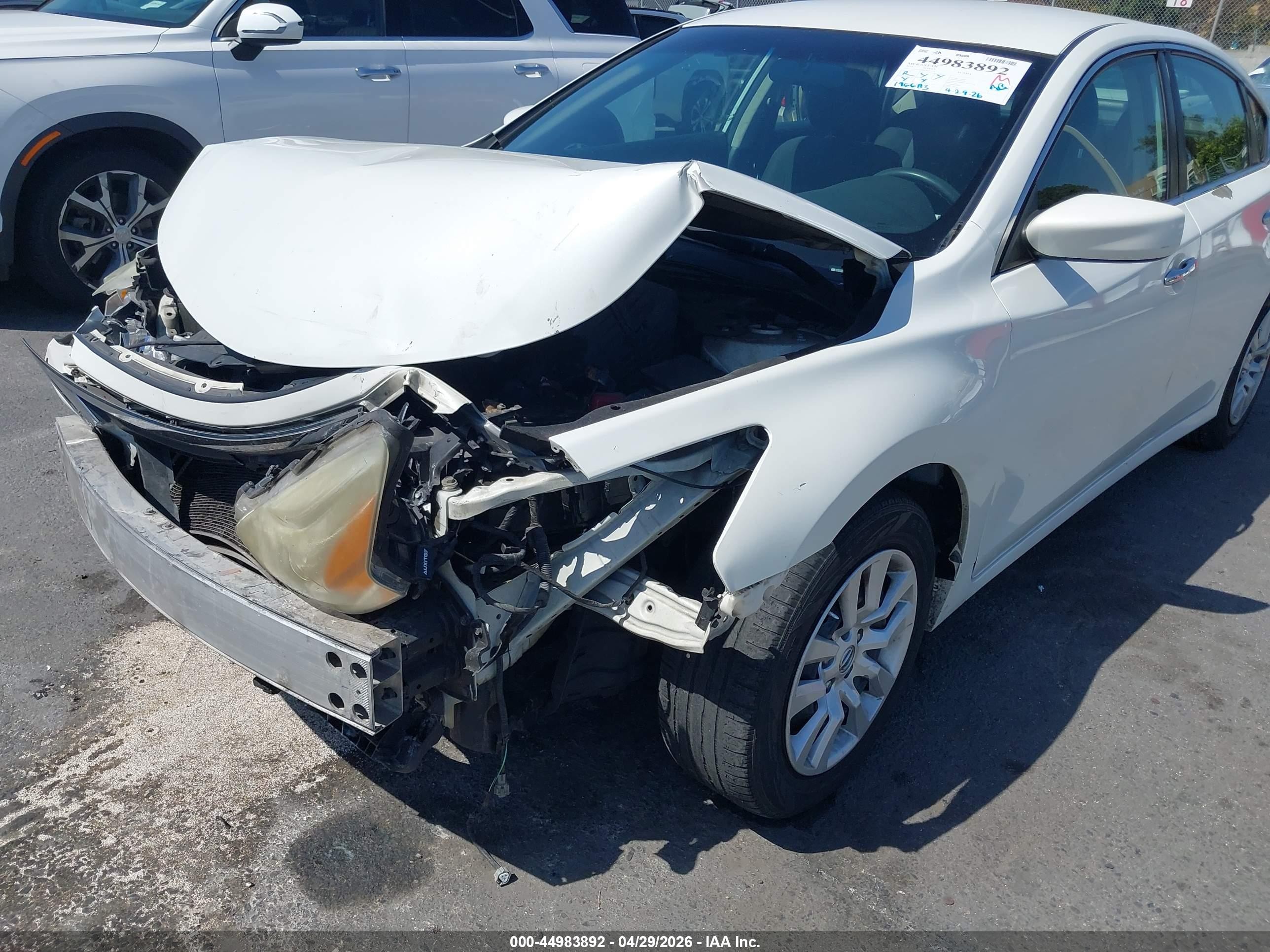 2014 Nissan Altima 2.5/2.5 S/2.5 Sl/2.5 Sv White vin: 1N4AL3AP0EN331136
