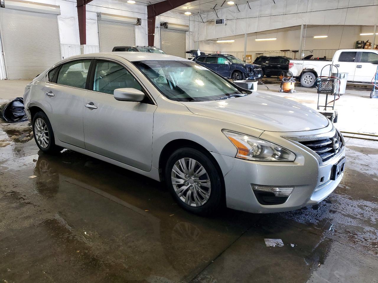 2014 Nissan Altima 2.5 Silver vin: 1N4AL3AP0EN331315