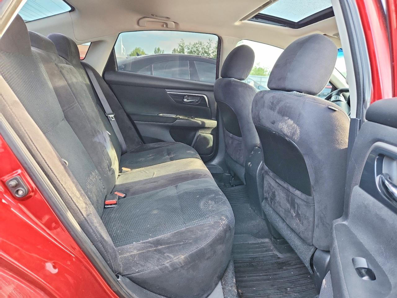 2014 Nissan Altima 2.5 Red vin: 1N4AL3AP0EN343304