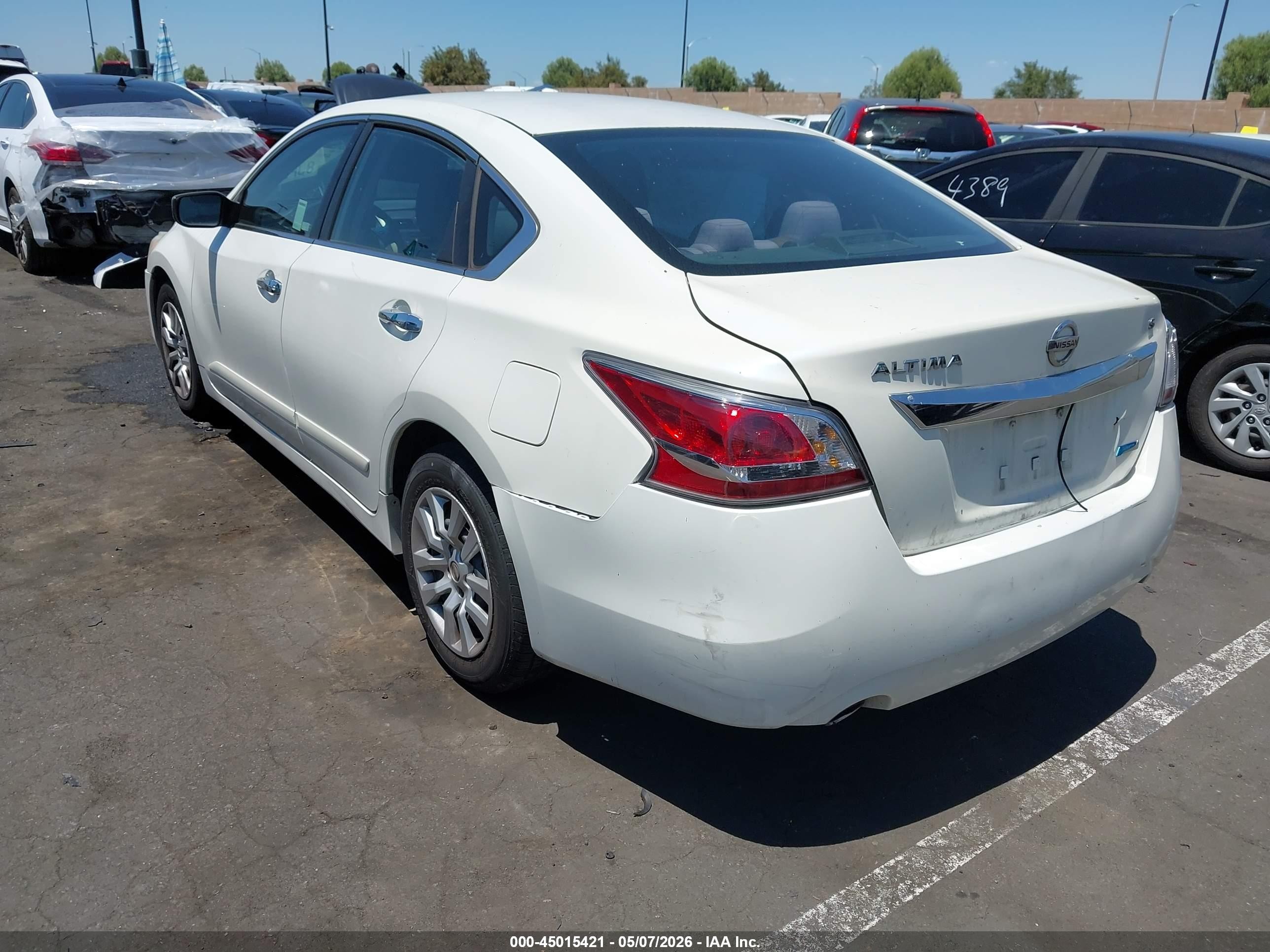 2014 Nissan Altima 2.5 S Белый vin: 1N4AL3AP0EN361009